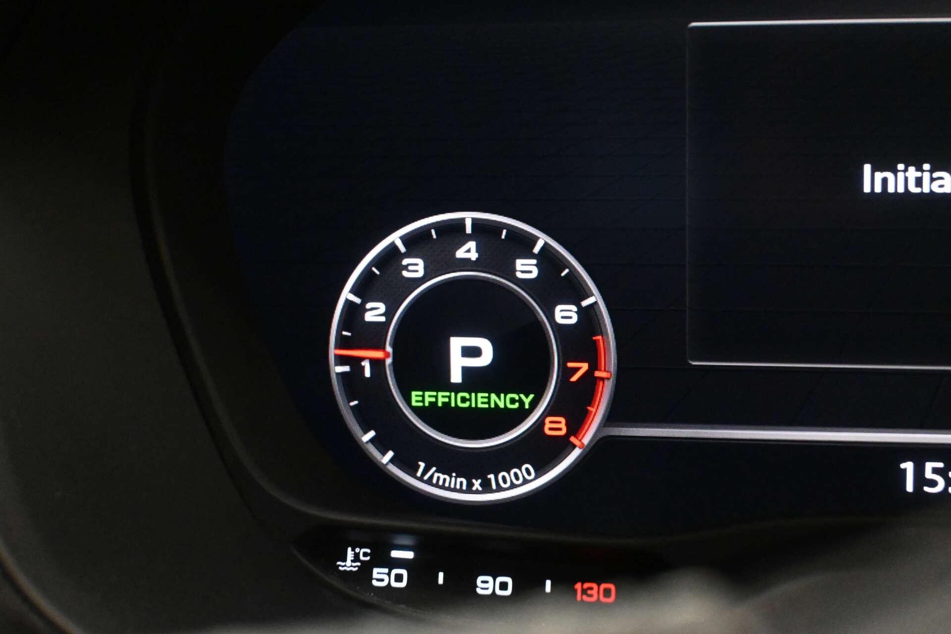 Audi Q2 view 22