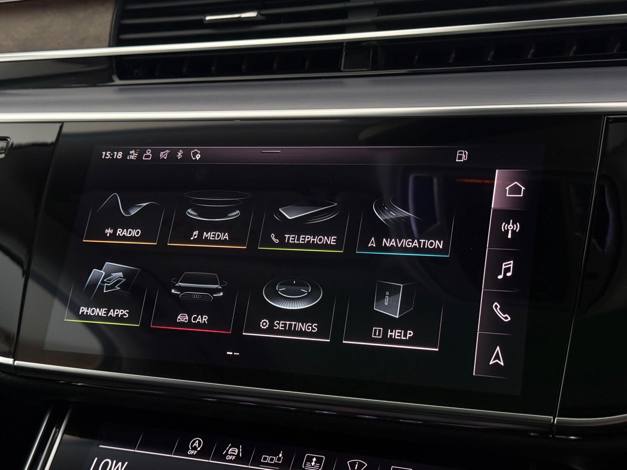 Audi A8 view 26