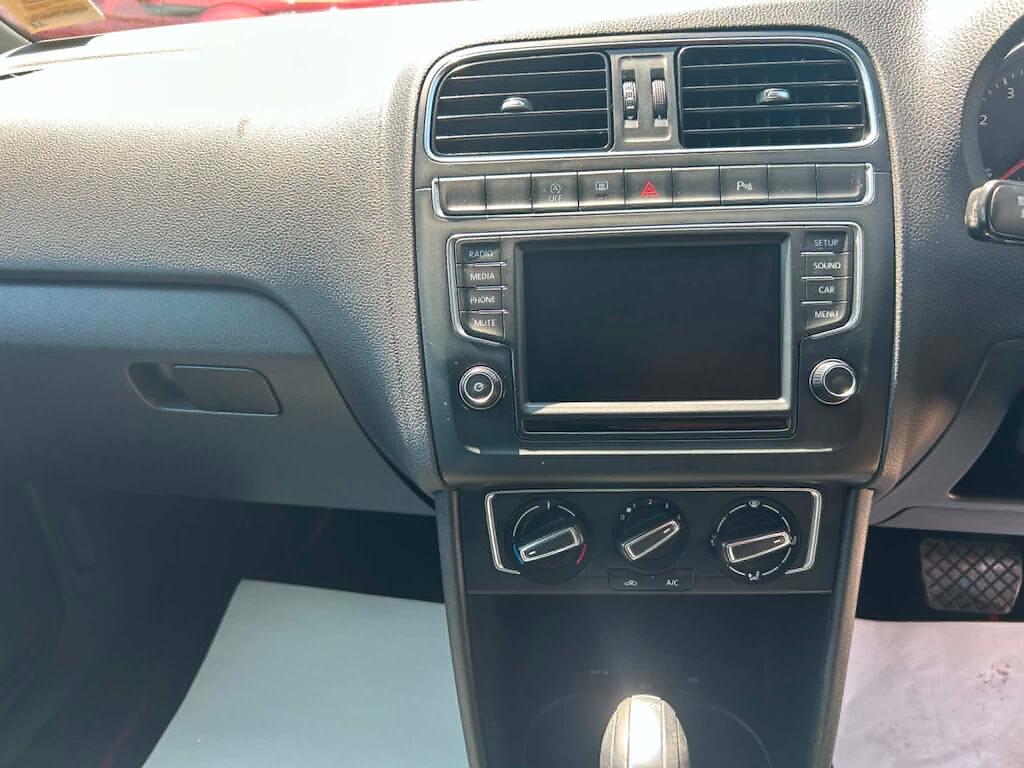 Volkswagen Polo view 9