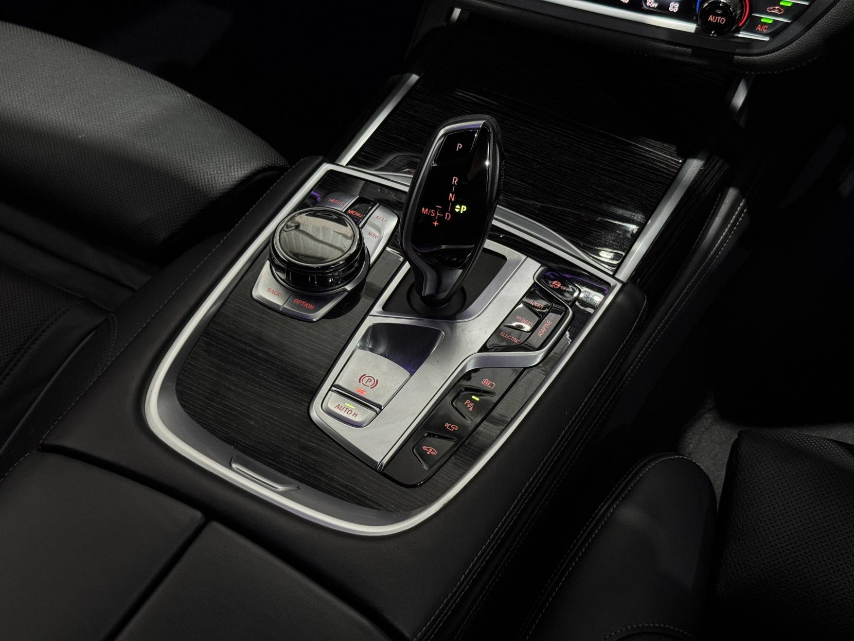 BMW 7 Series view 46