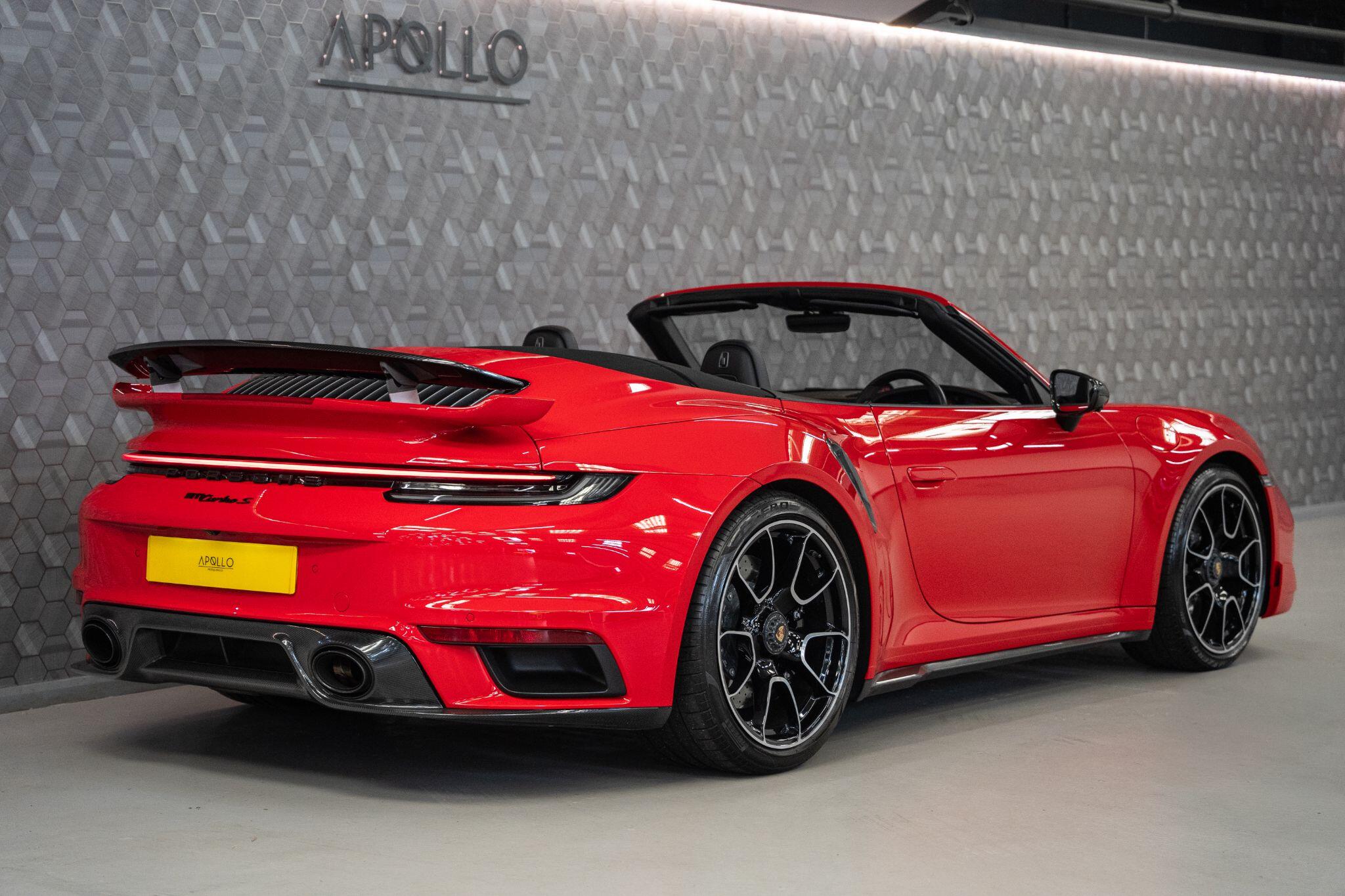 Porsche 911 view 11