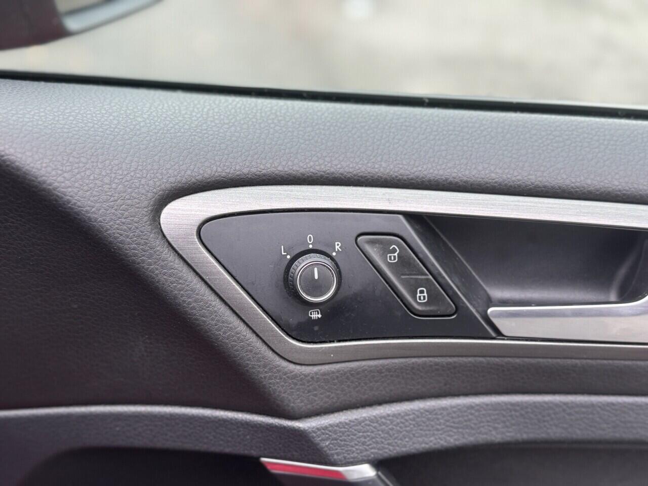 Volkswagen Golf view 24