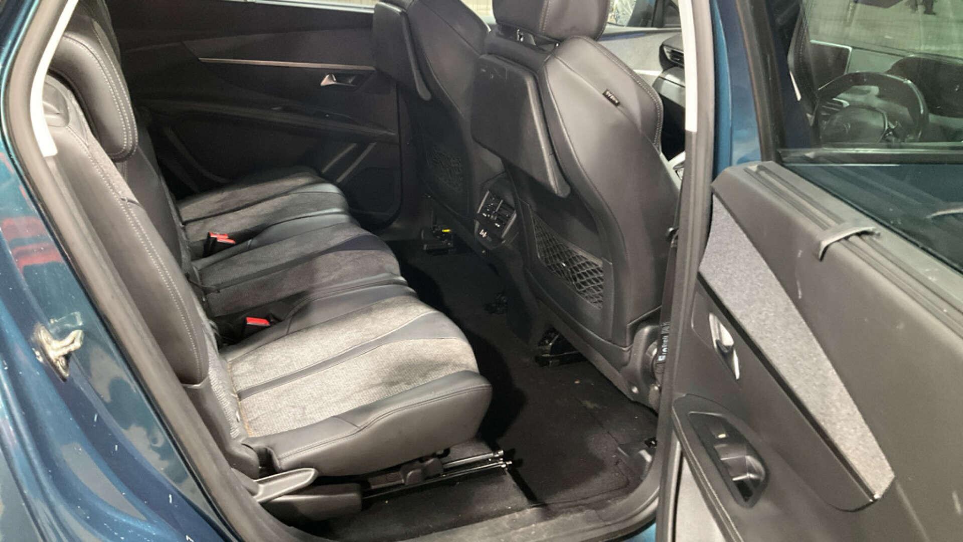 Peugeot 5008 view 11
