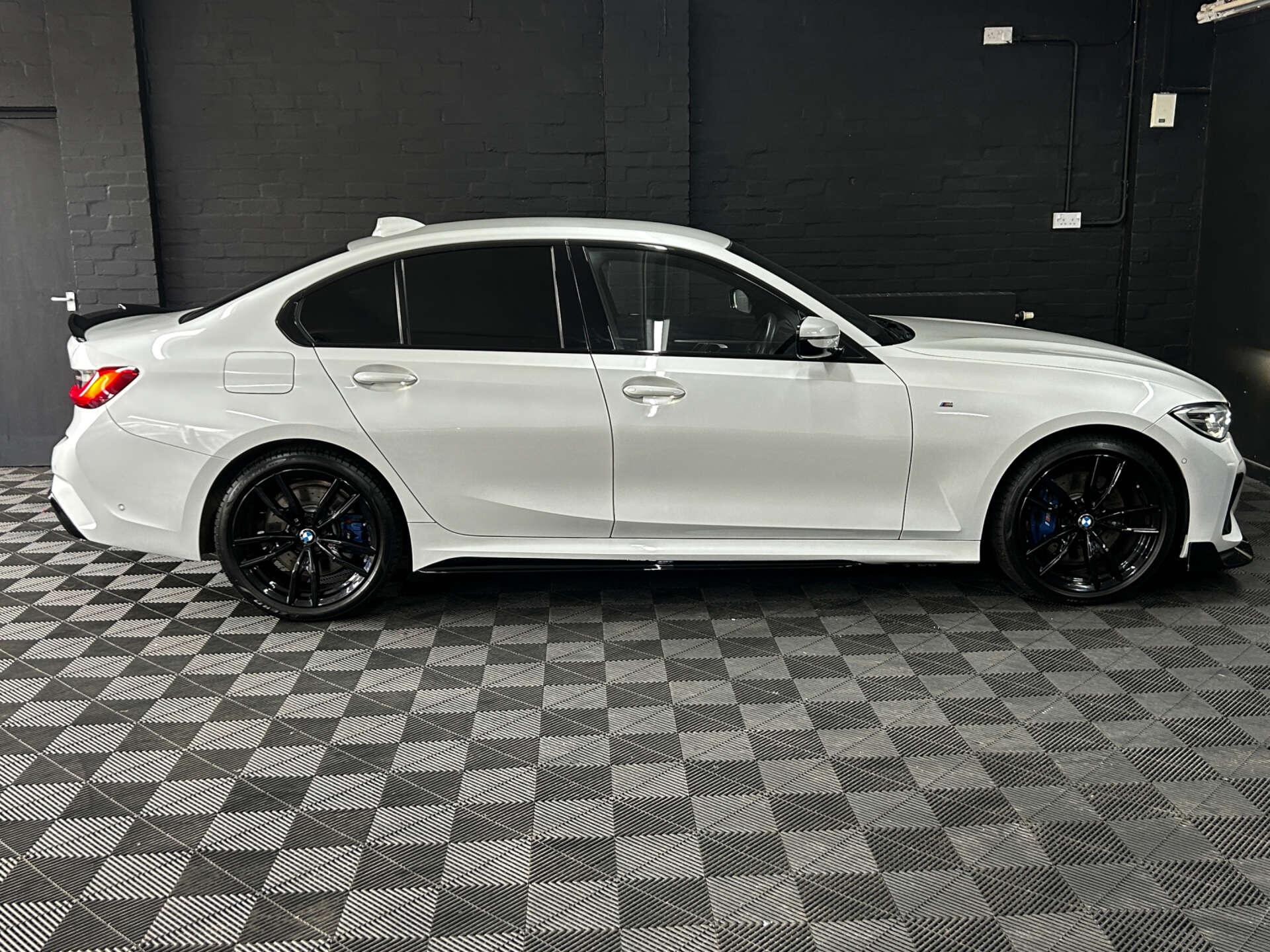 BMW 3 Series view 20