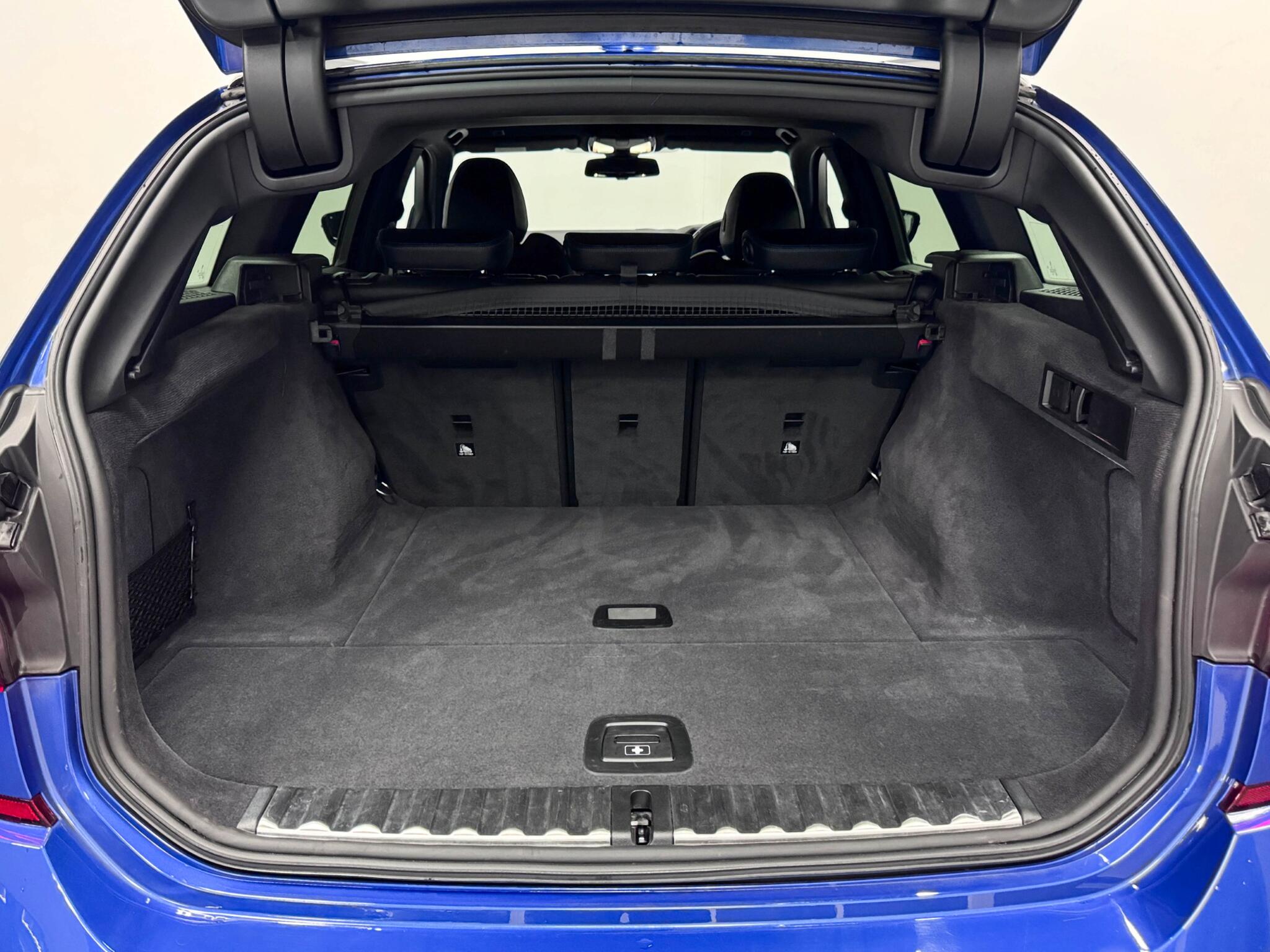 BMW 3 Series view 7