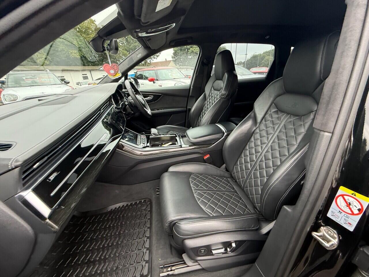 Audi SQ7 view 39