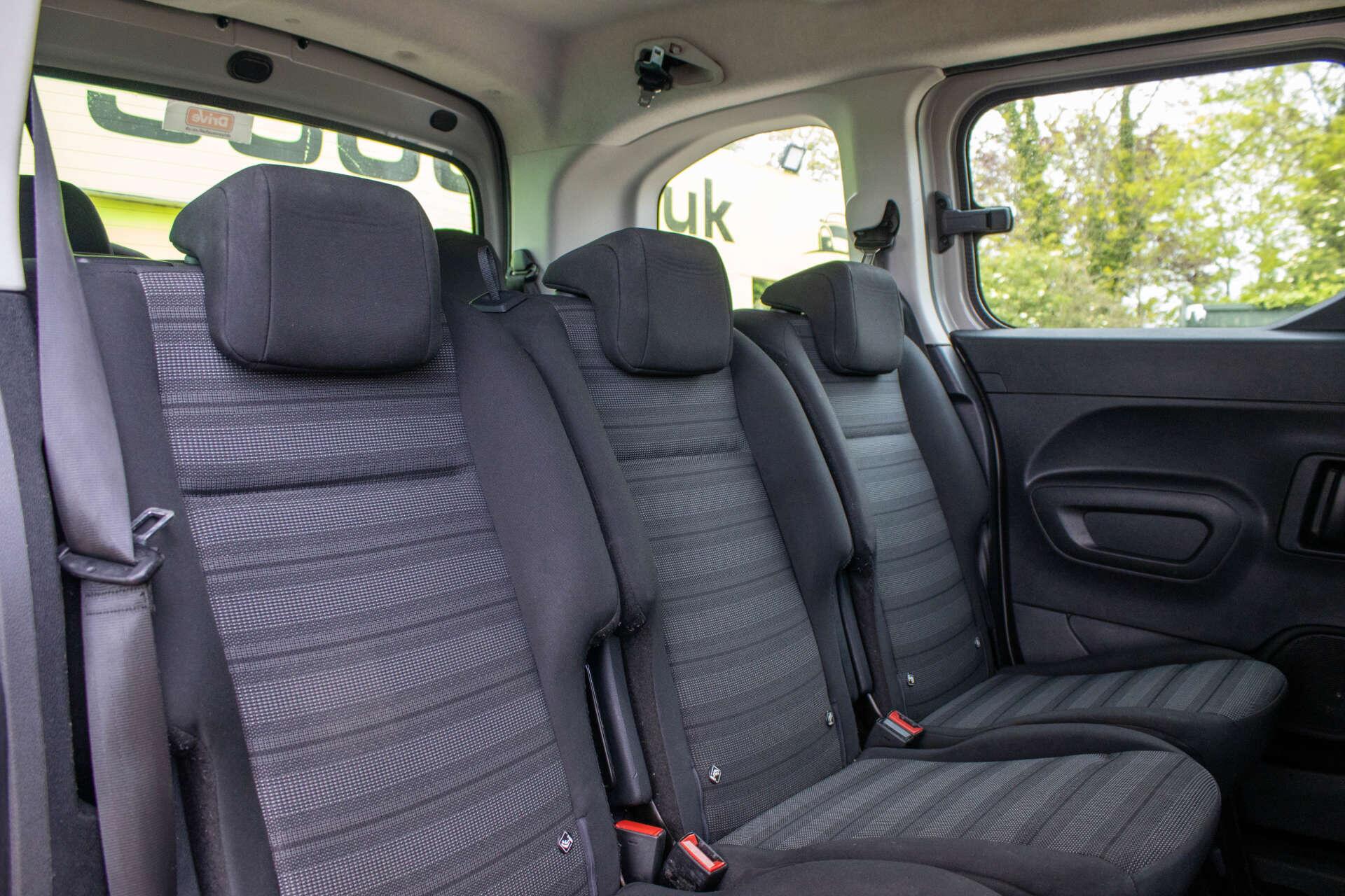 Vauxhall Combo Life view 9