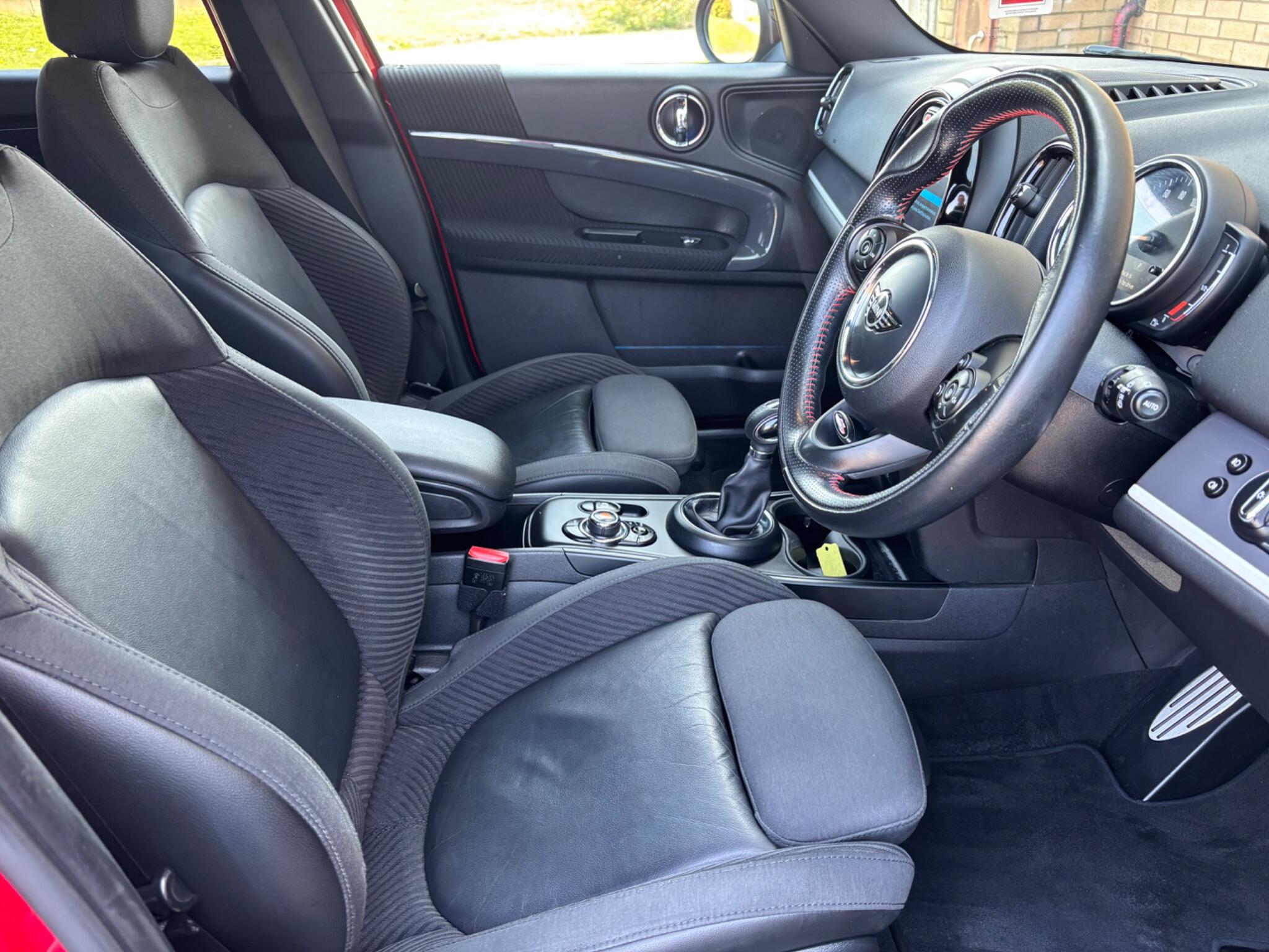 Mini Countryman view 18