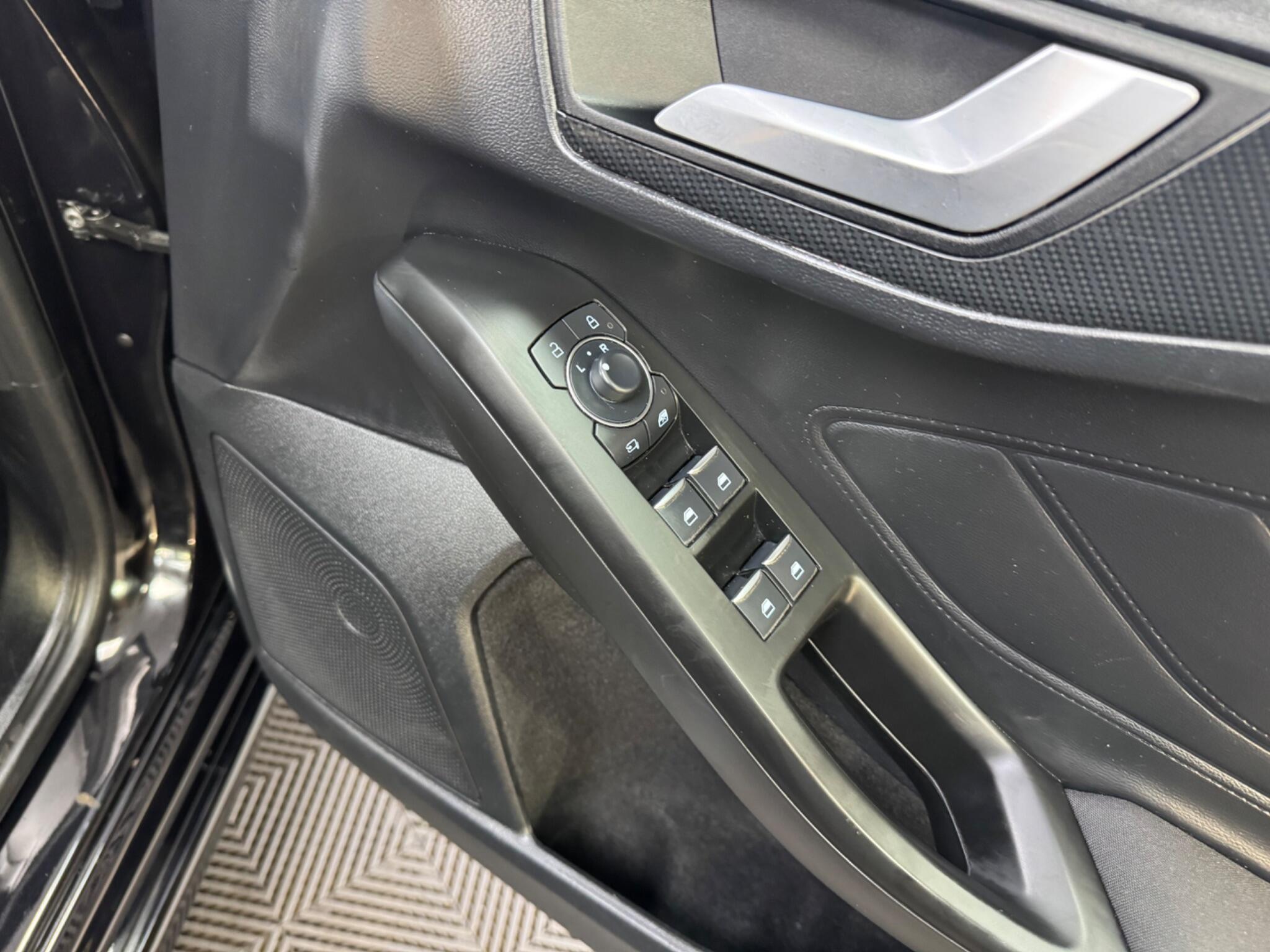 Ford Focus view 30