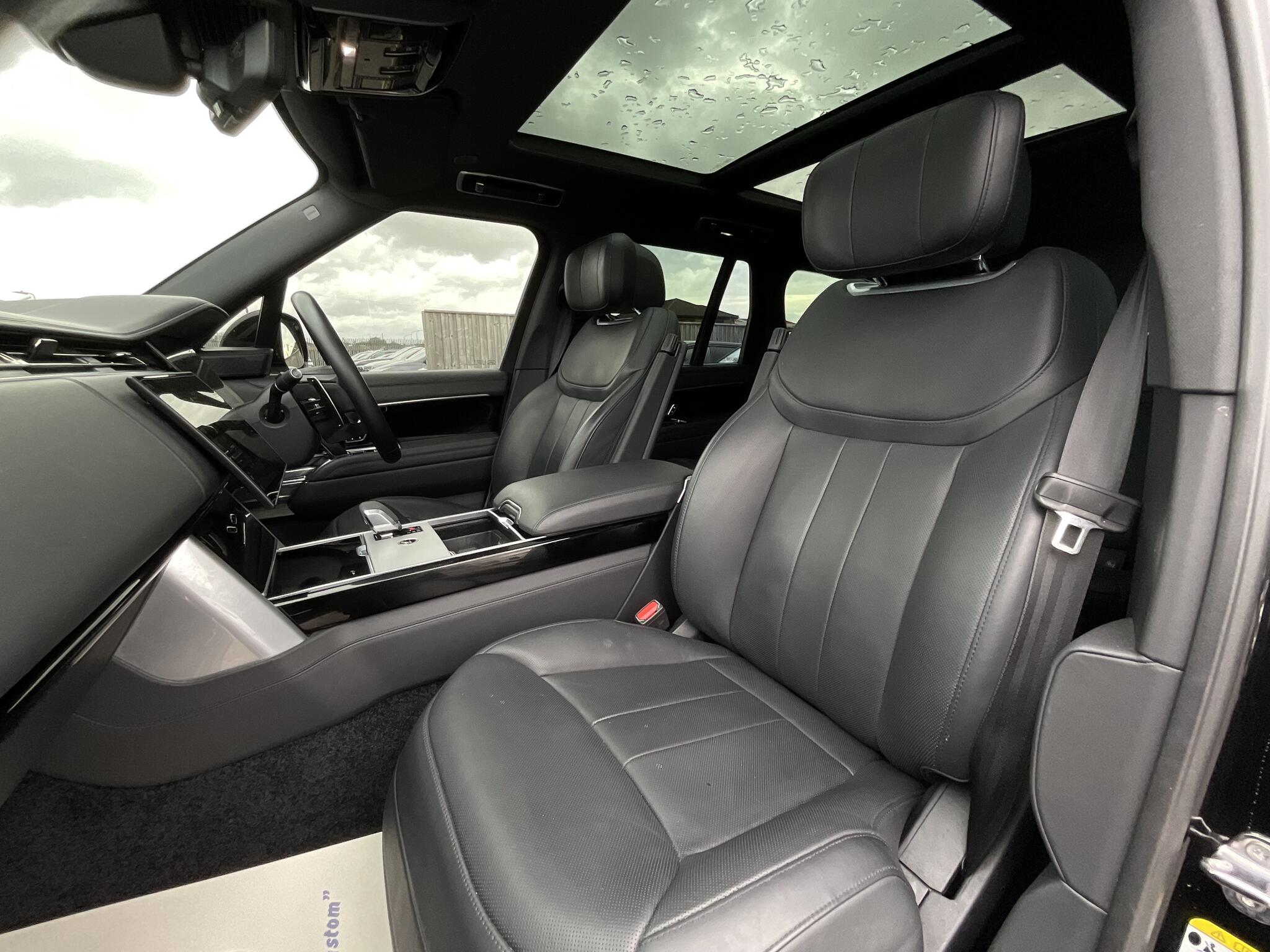 Land Rover Range Rover view 18