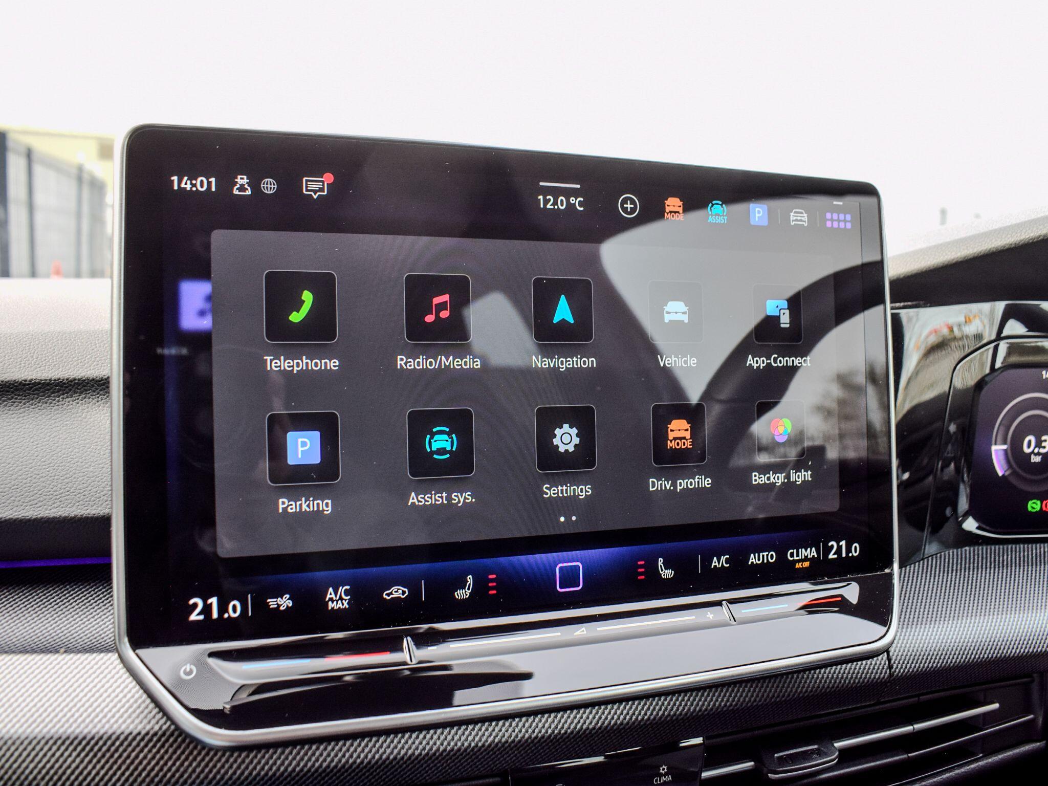 Volkswagen Golf view 22