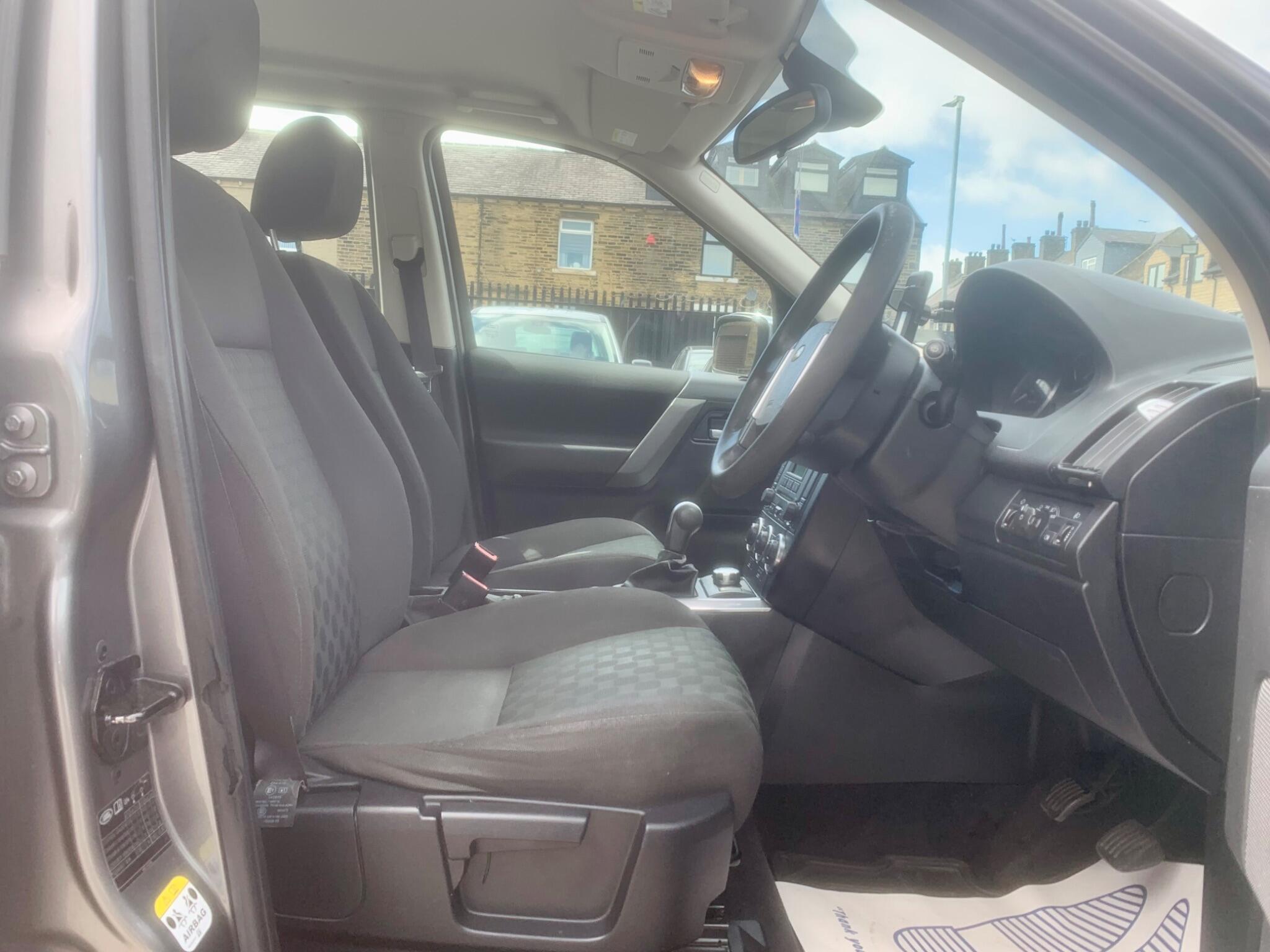 Land Rover Freelander 2 view 22