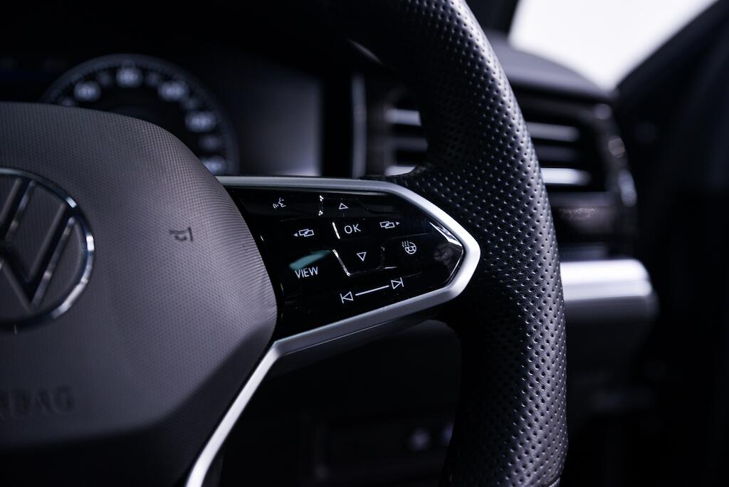 Volkswagen Touareg view 24