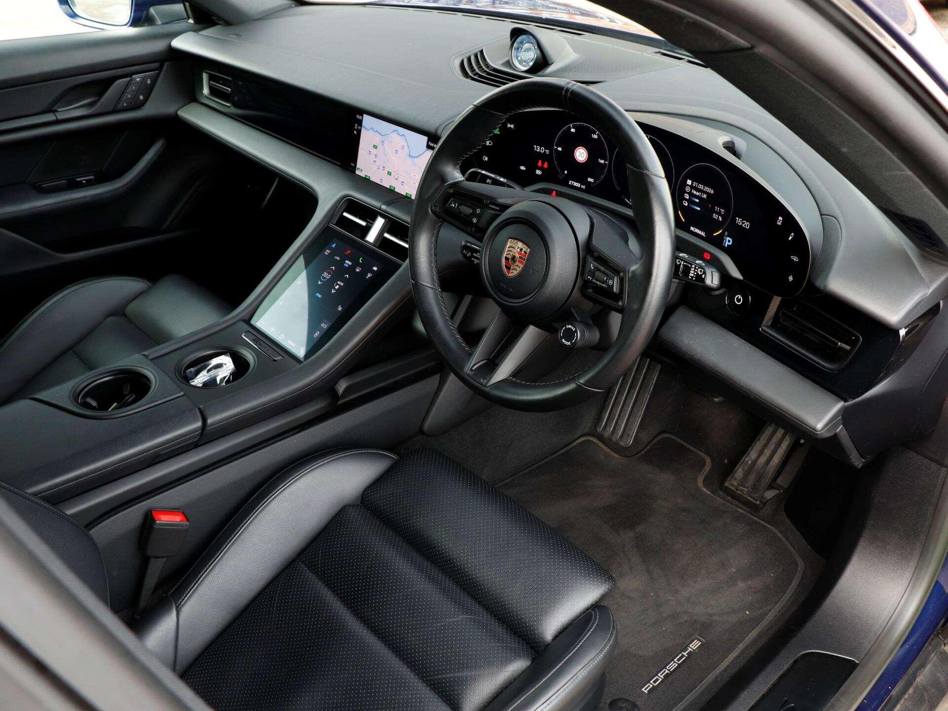 Porsche Taycan view 10