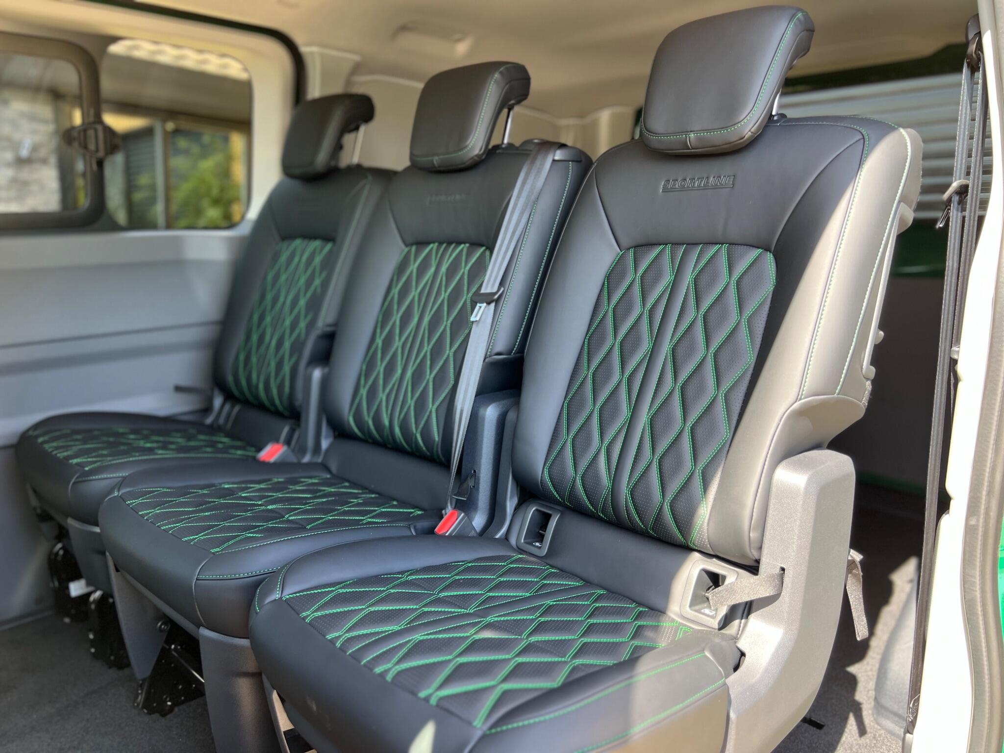 Volkswagen Transporter view 17