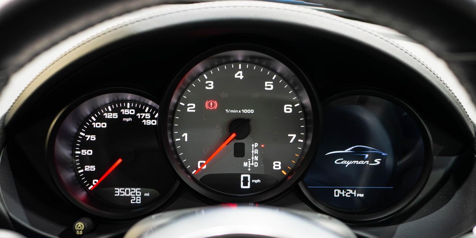 Porsche Cayman view 25