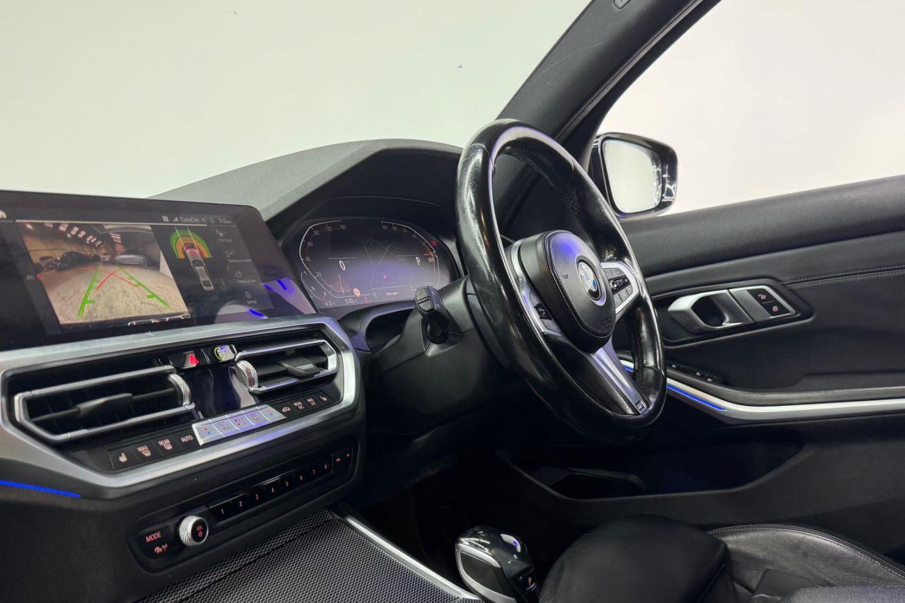 BMW 3 Series view 37