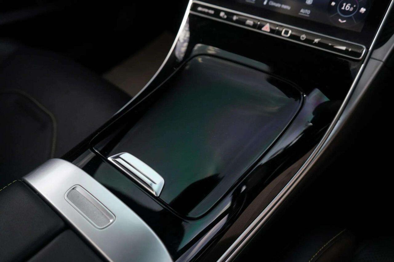 Mercedes-Benz C-Class view 38