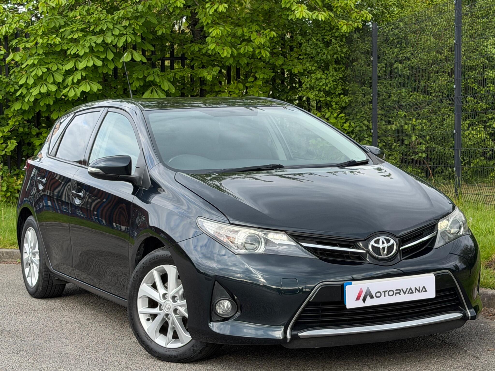 2013 Toyota Auris in Grey for sale