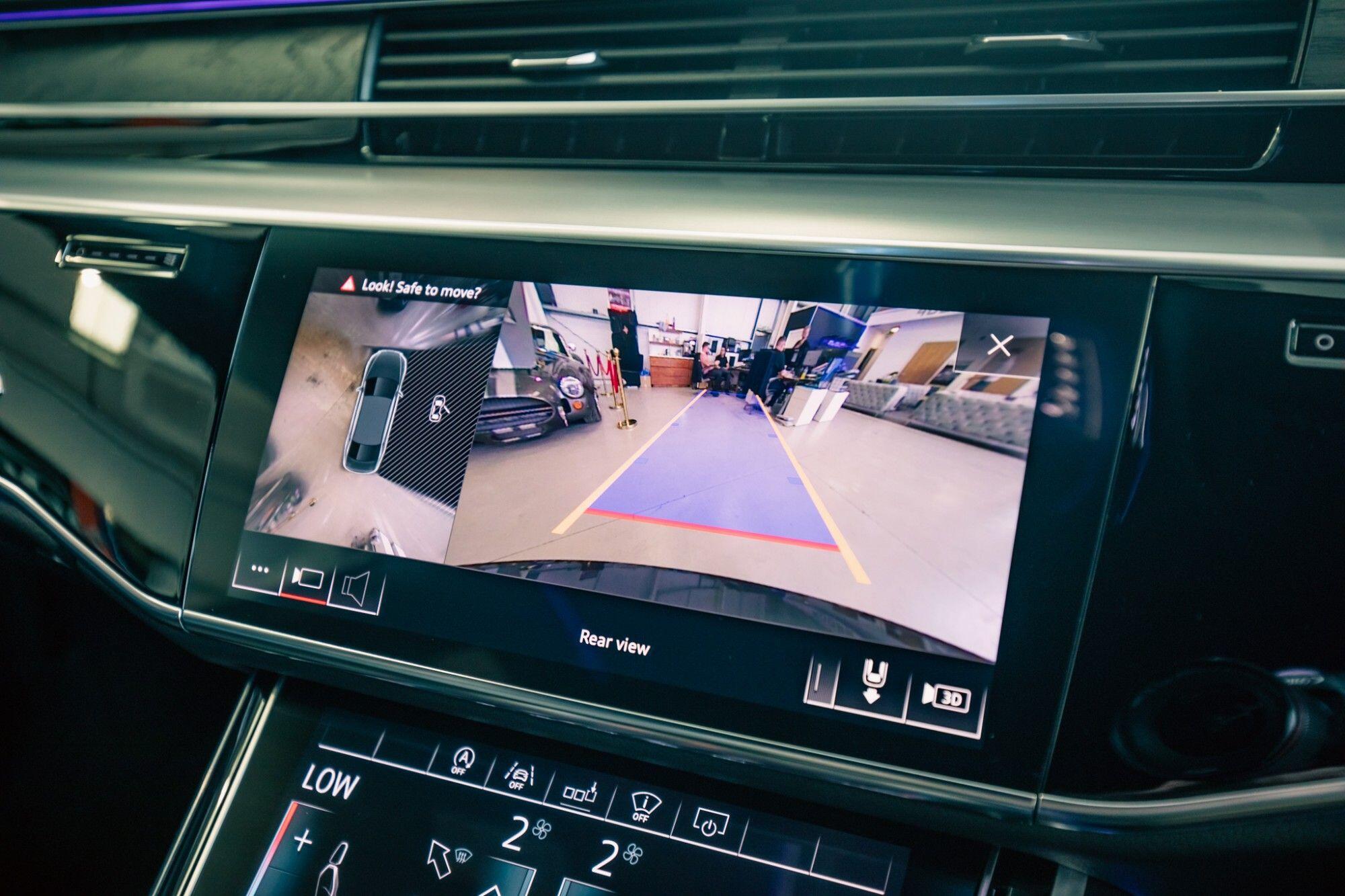 Audi A8 view 22