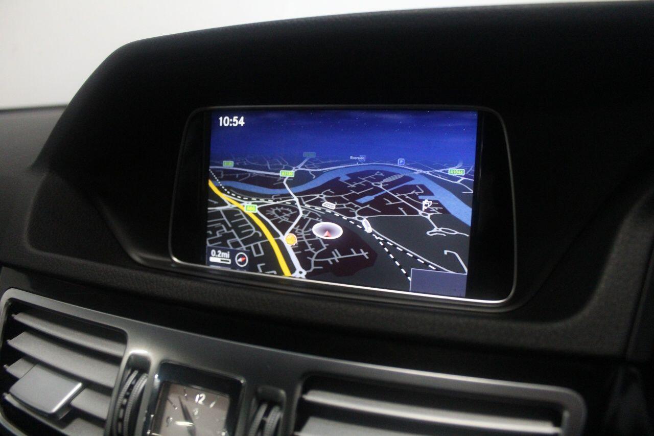 Mercedes-Benz E-Class view 35