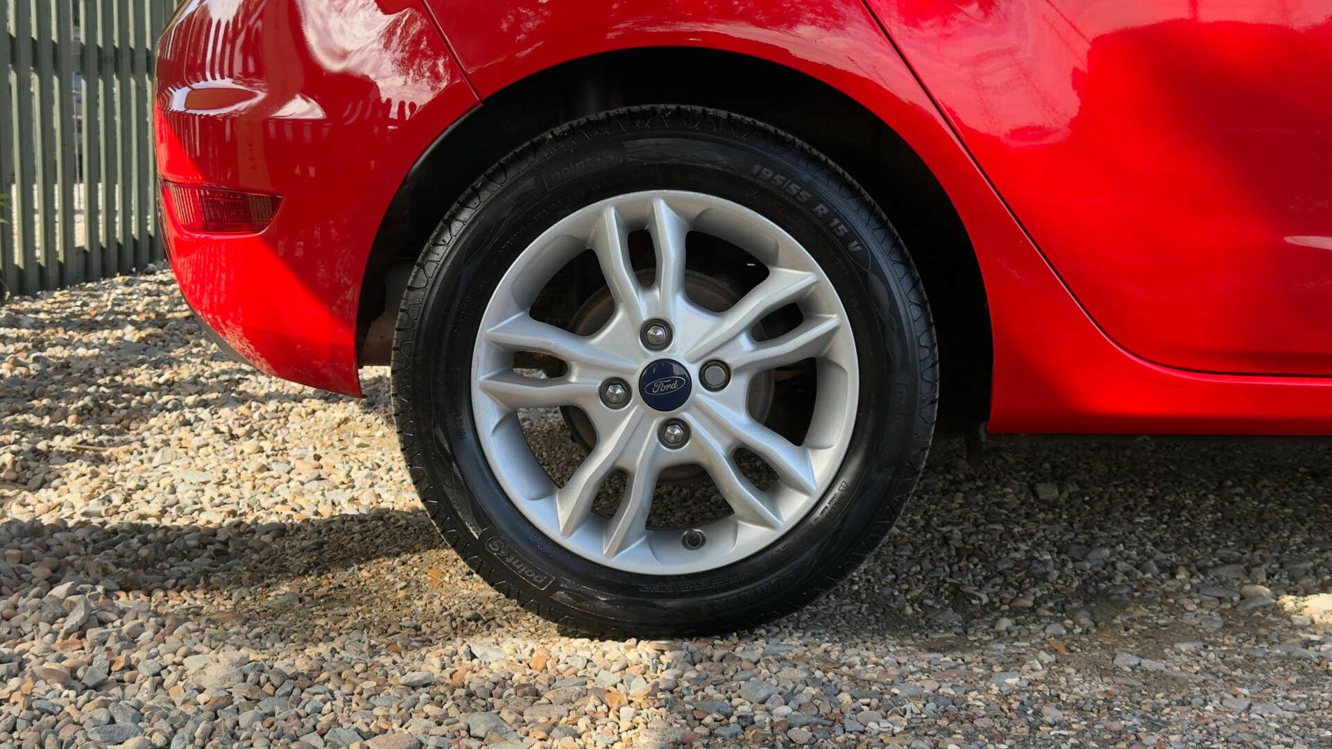 Ford Fiesta view 32