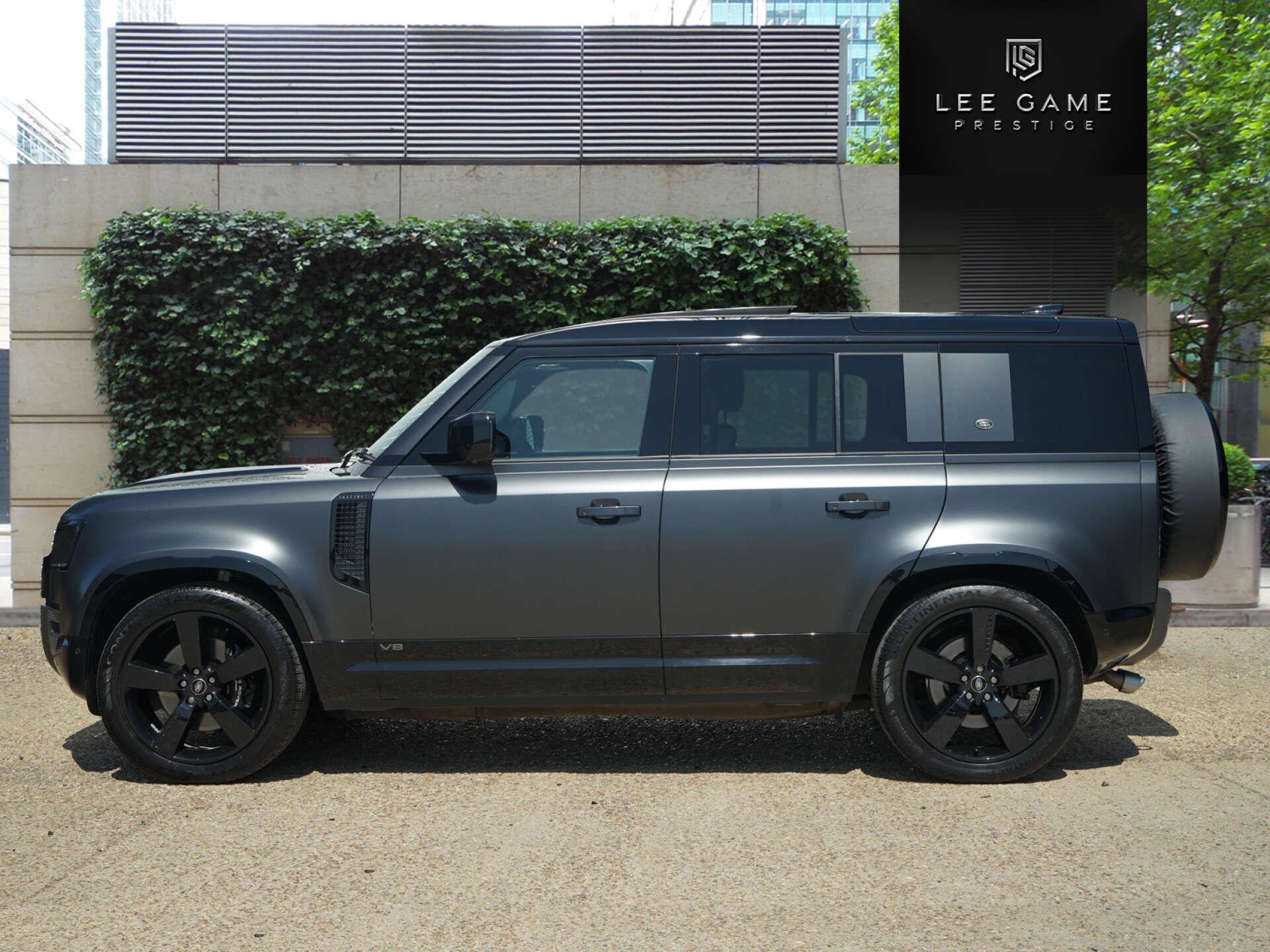 Land Rover Defender view 5
