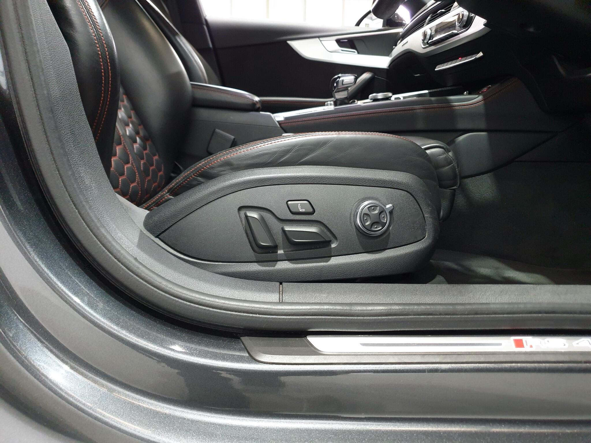 Audi RS4 view 48