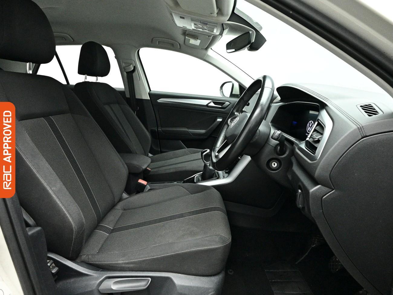 Volkswagen T-Roc view 12