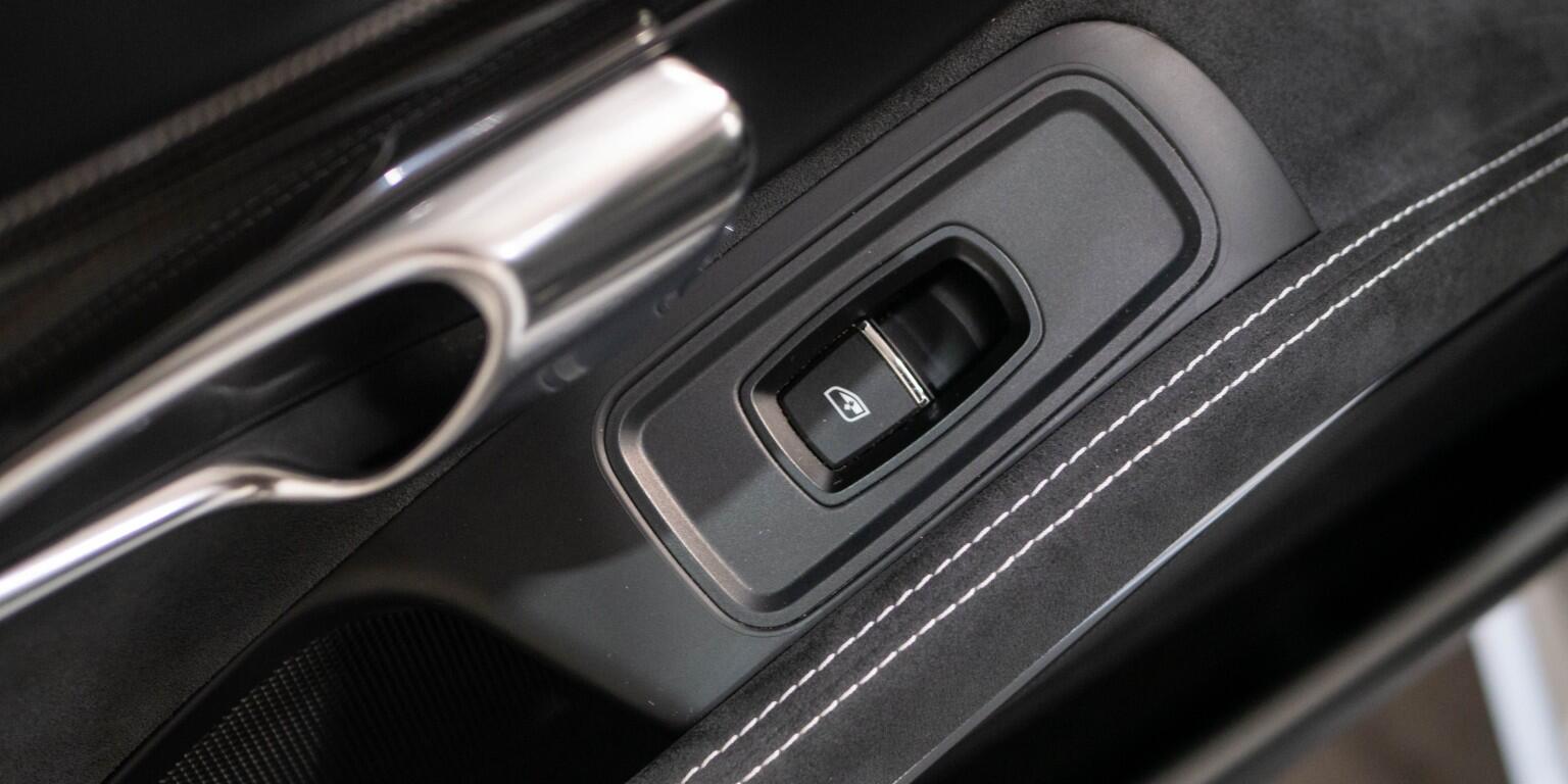 Porsche 911 view 33