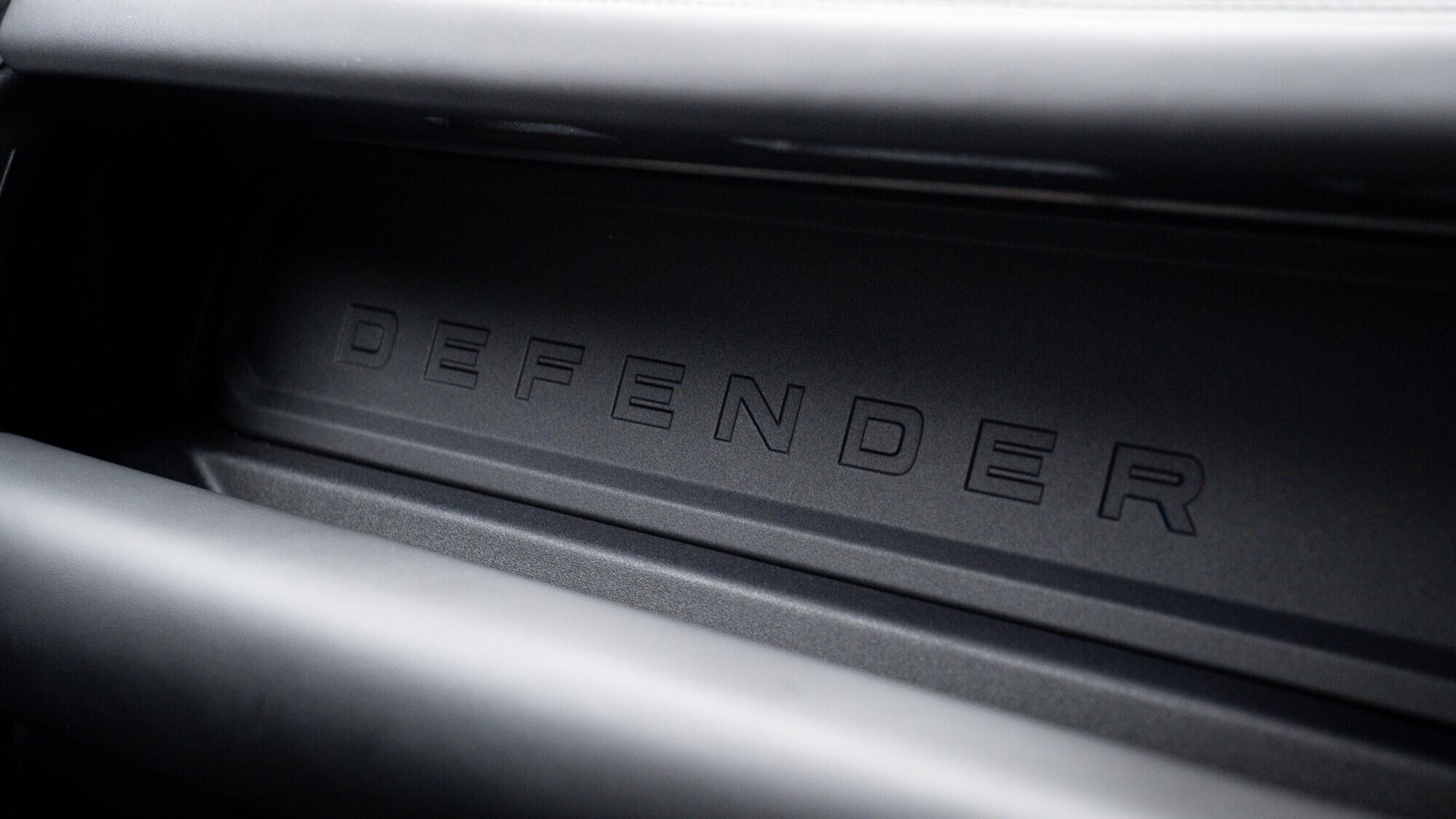 Land Rover Defender view 52