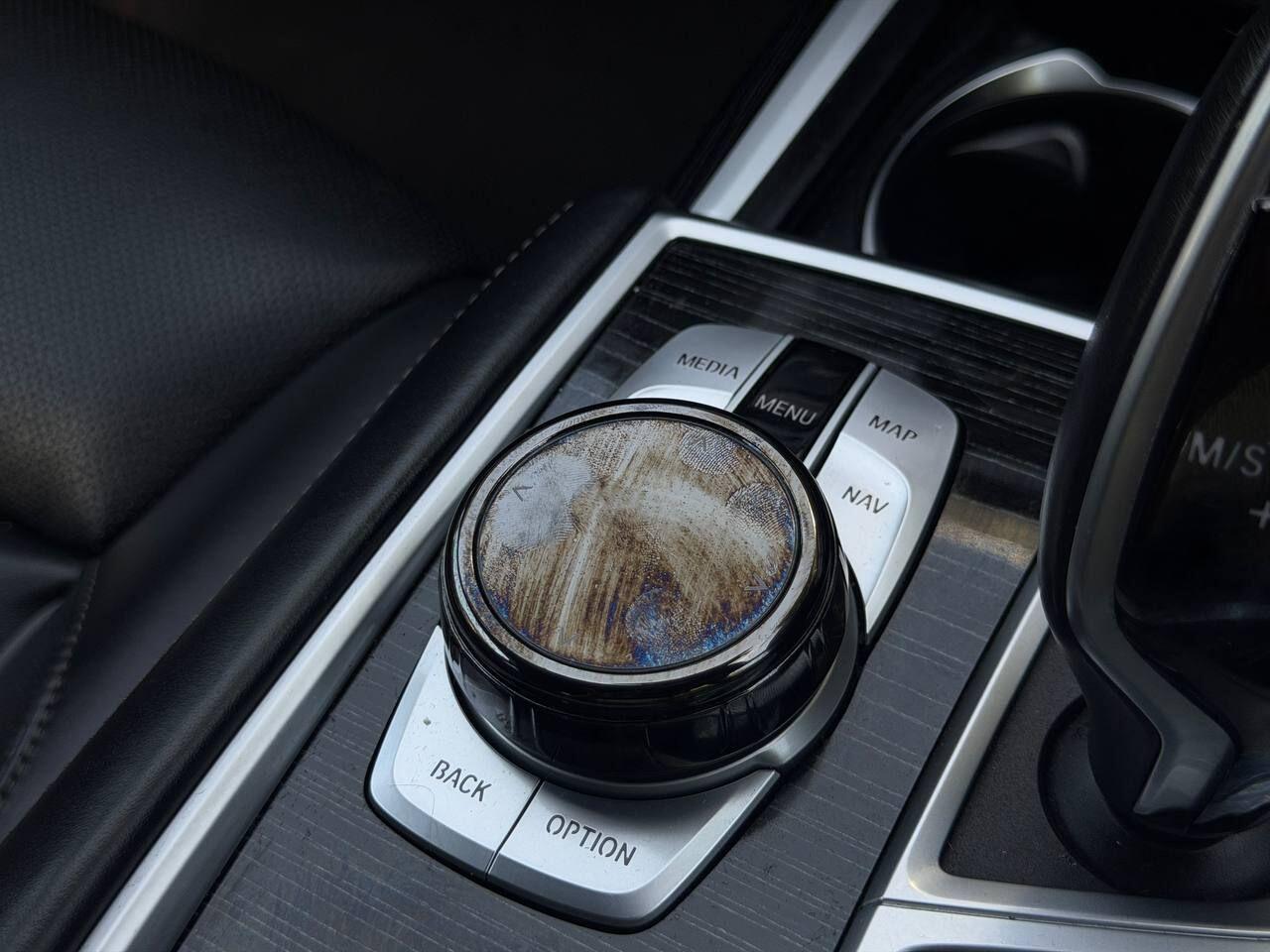 BMW 7 Series view 71