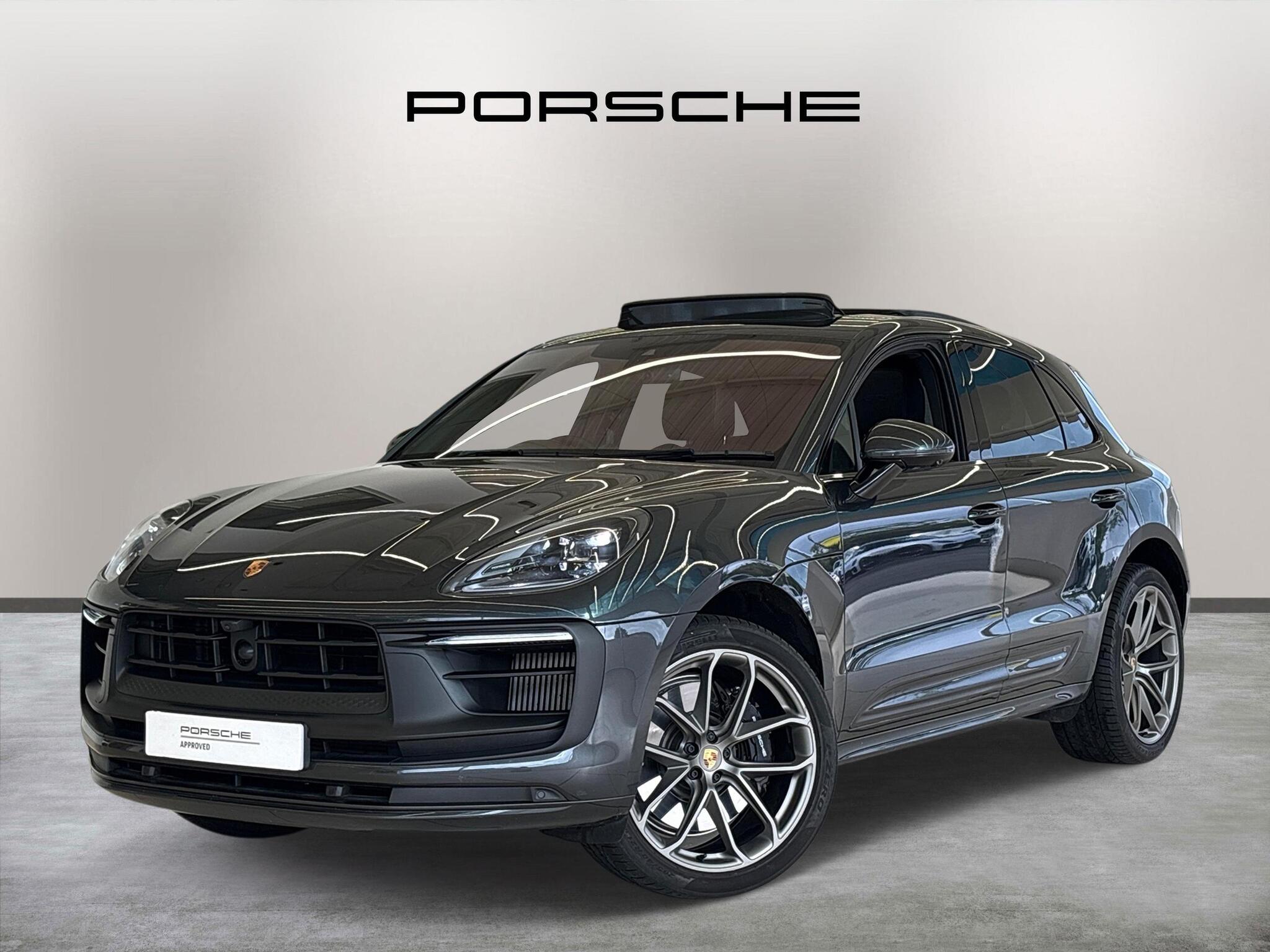Porsche Macan view 3
