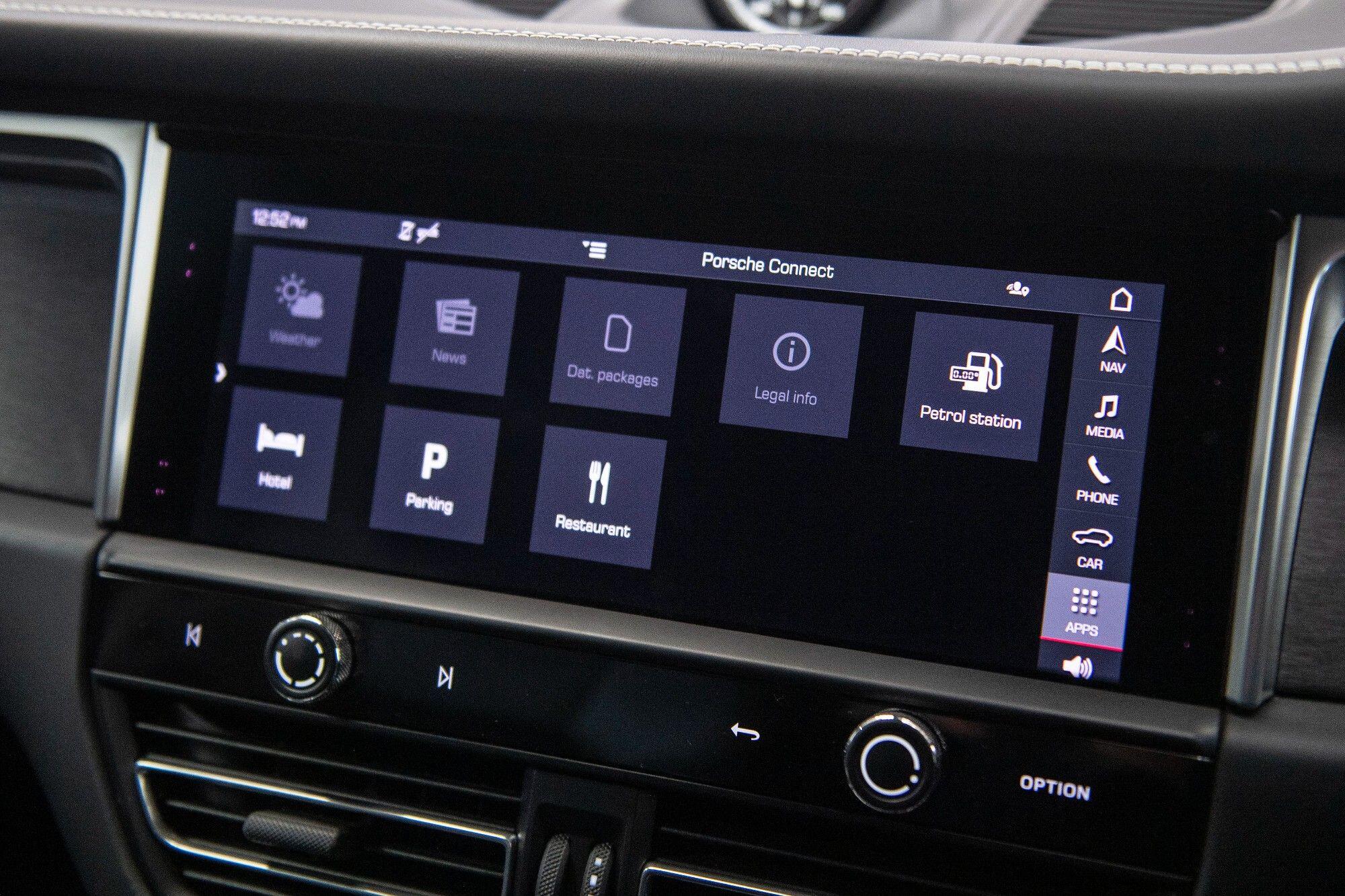 Porsche Macan view 21