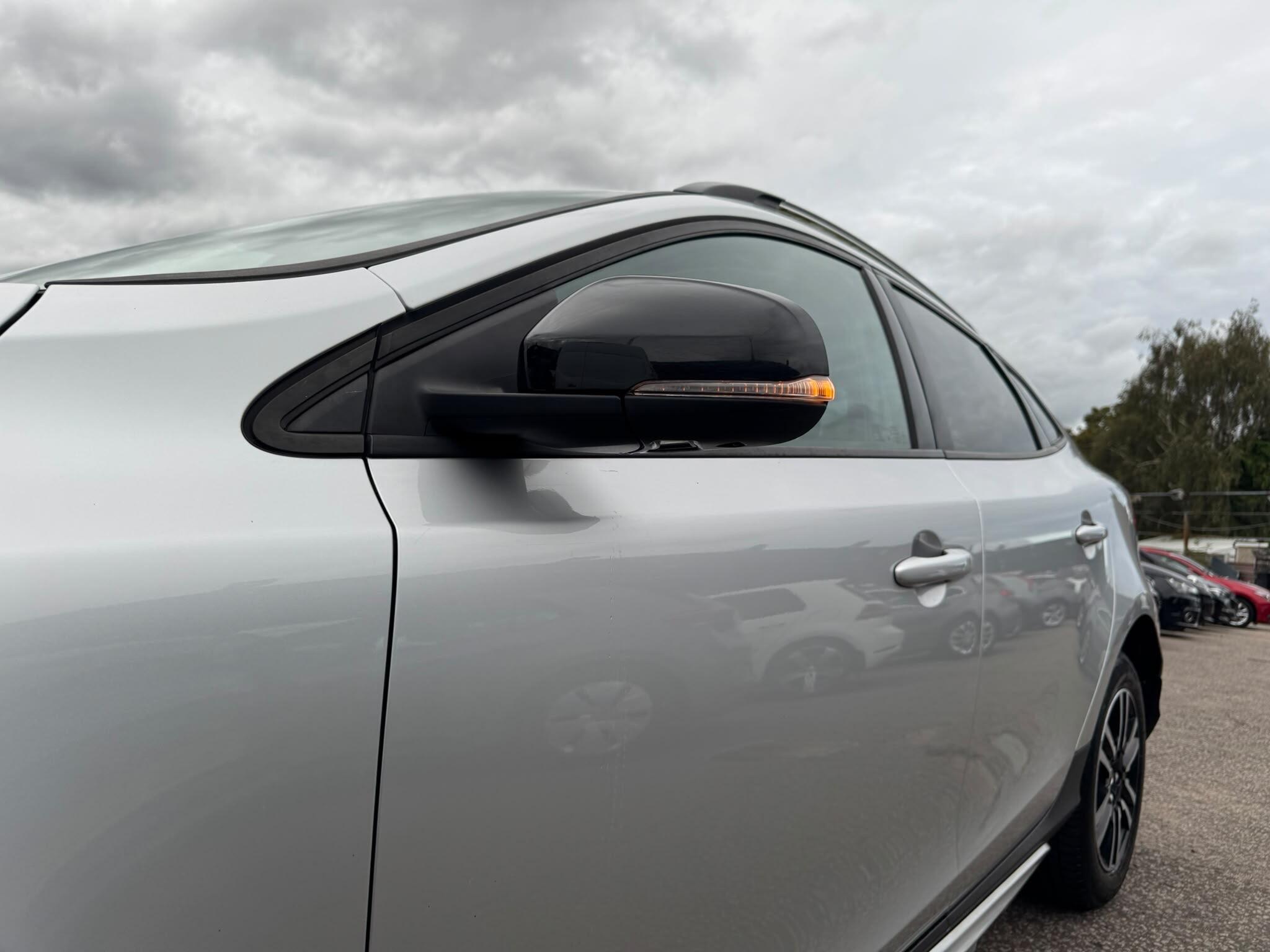Volvo V40 Cross Country view 45