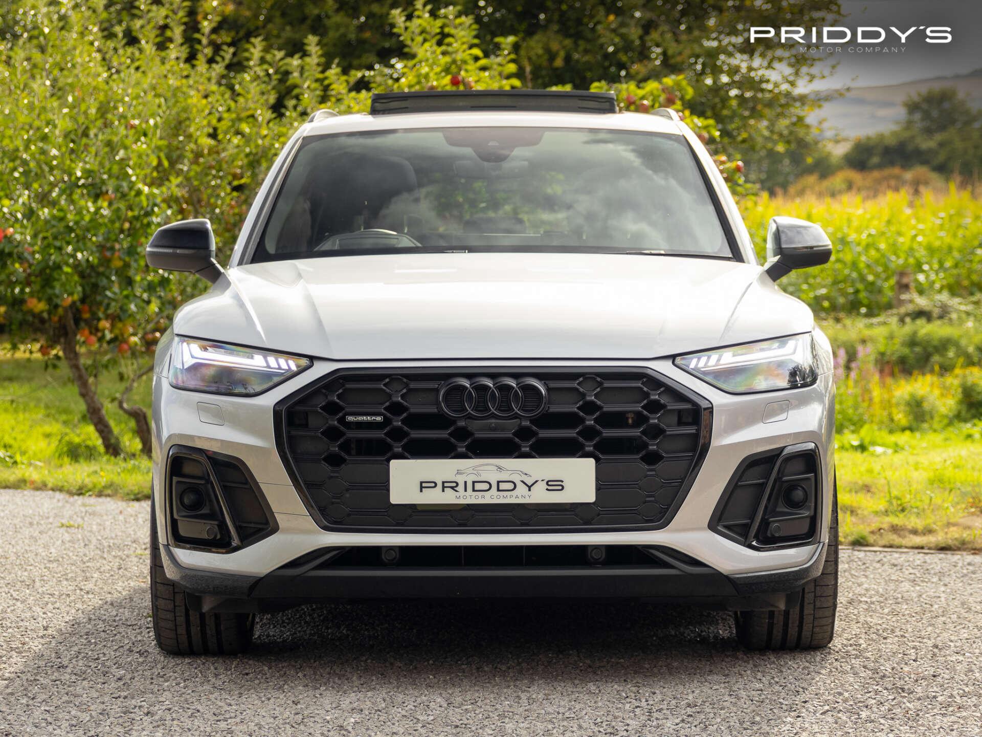 Audi Q5 view 2