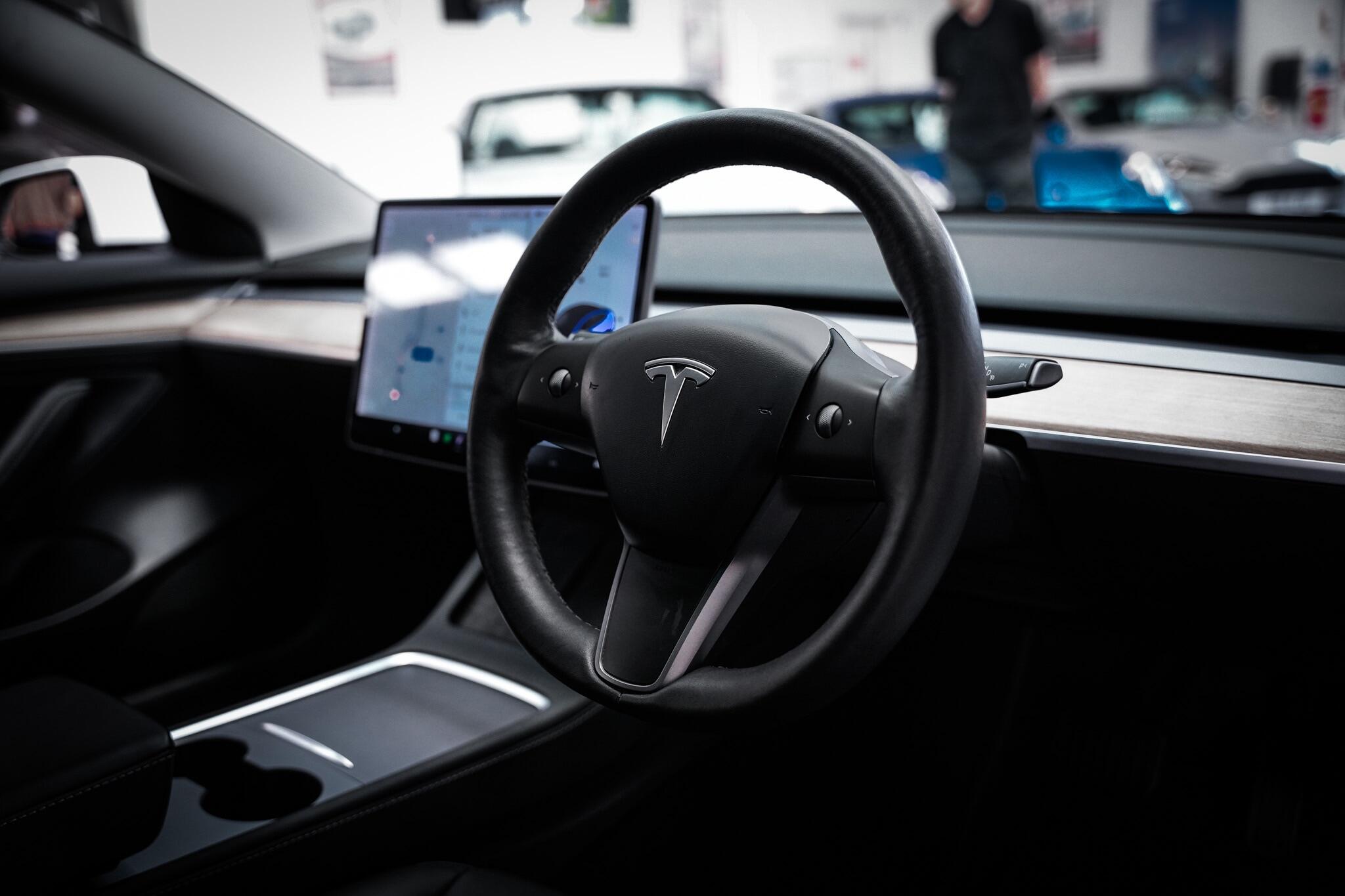 Tesla Model 3 view 20