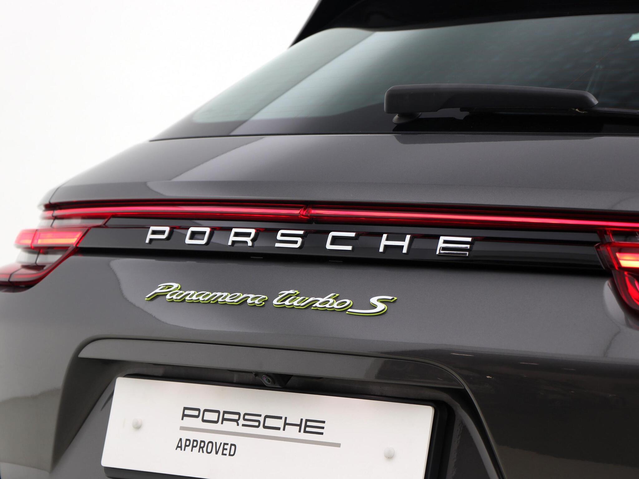 Porsche Panamera view 20