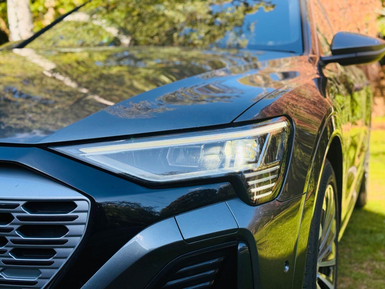 Audi Q8 E-Tron view 18