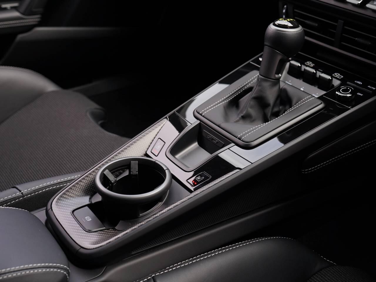 Porsche 911 view 40