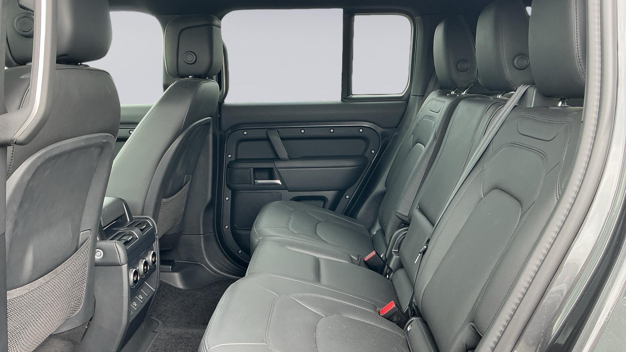 Land Rover Defender view 4