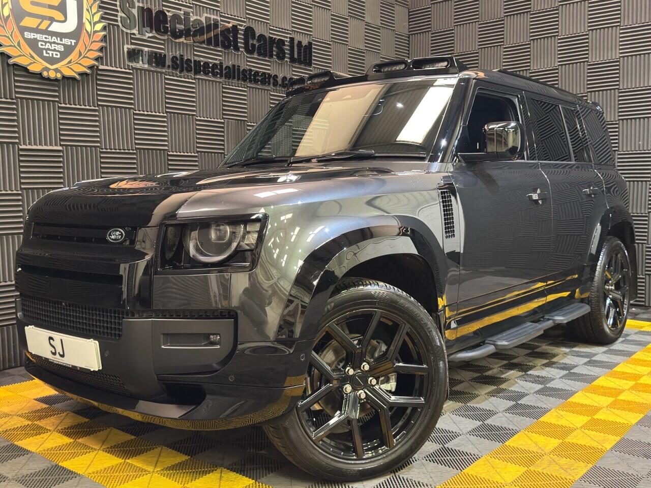 Land Rover Defender 110 view 29