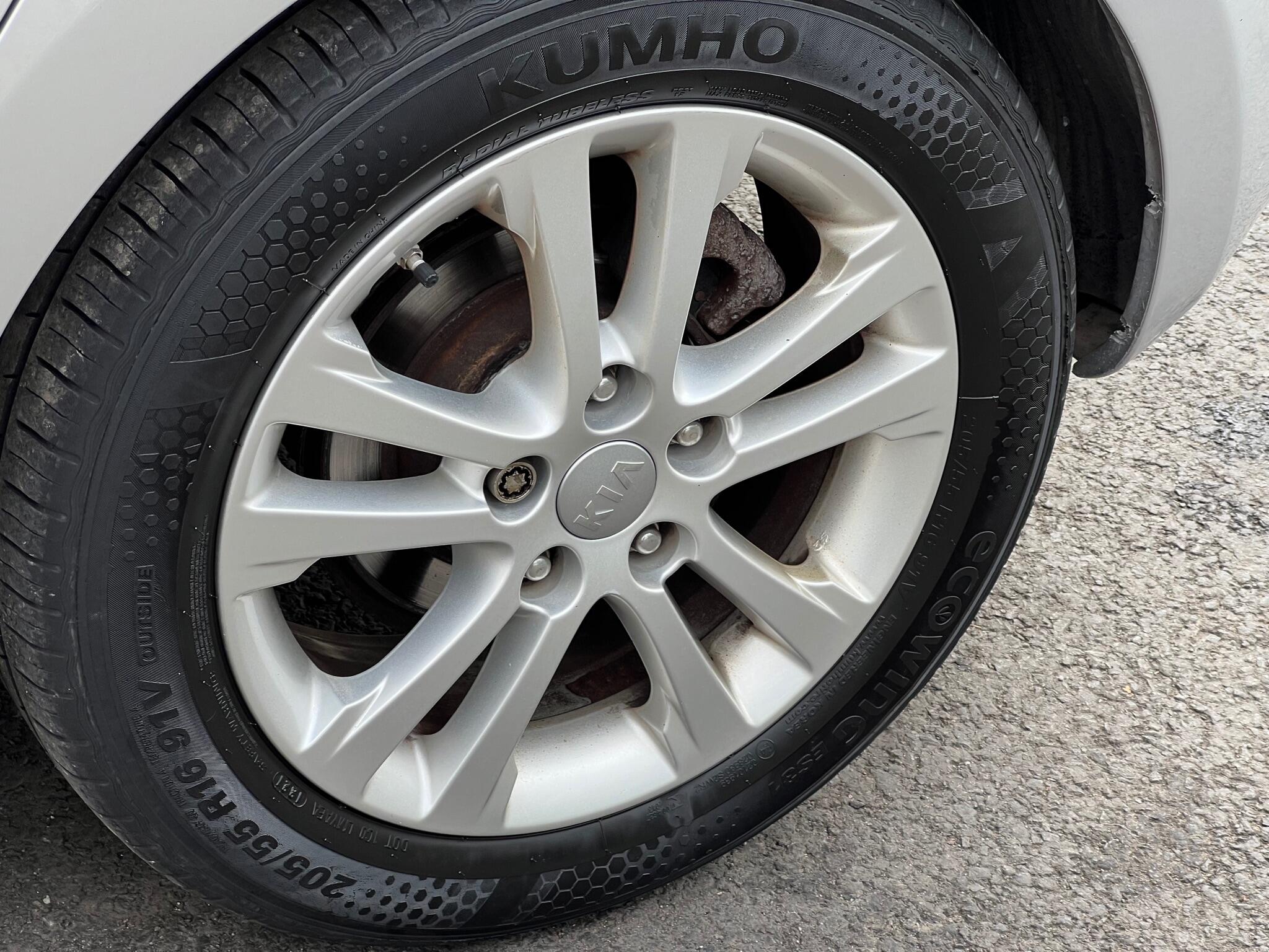 2014 Kia Ceed 1.6 CRDi EcoDynamics 2 Euro 5 (s/s) 5dr • 88,000 miles image 26