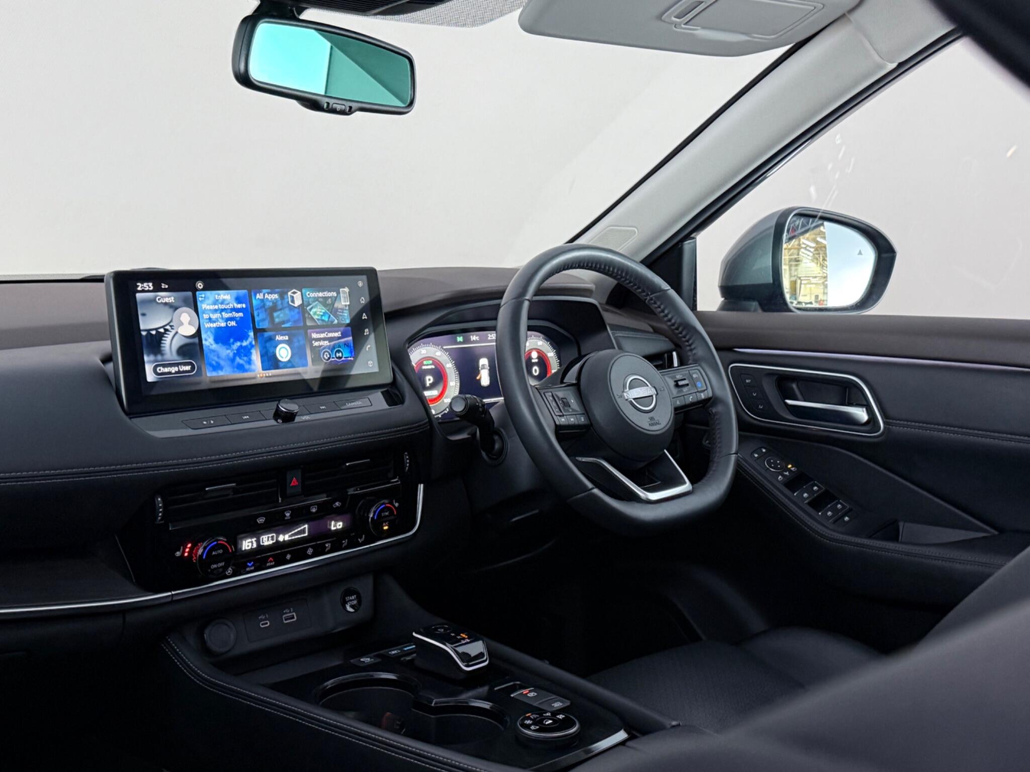 Nissan X-Trail view 4
