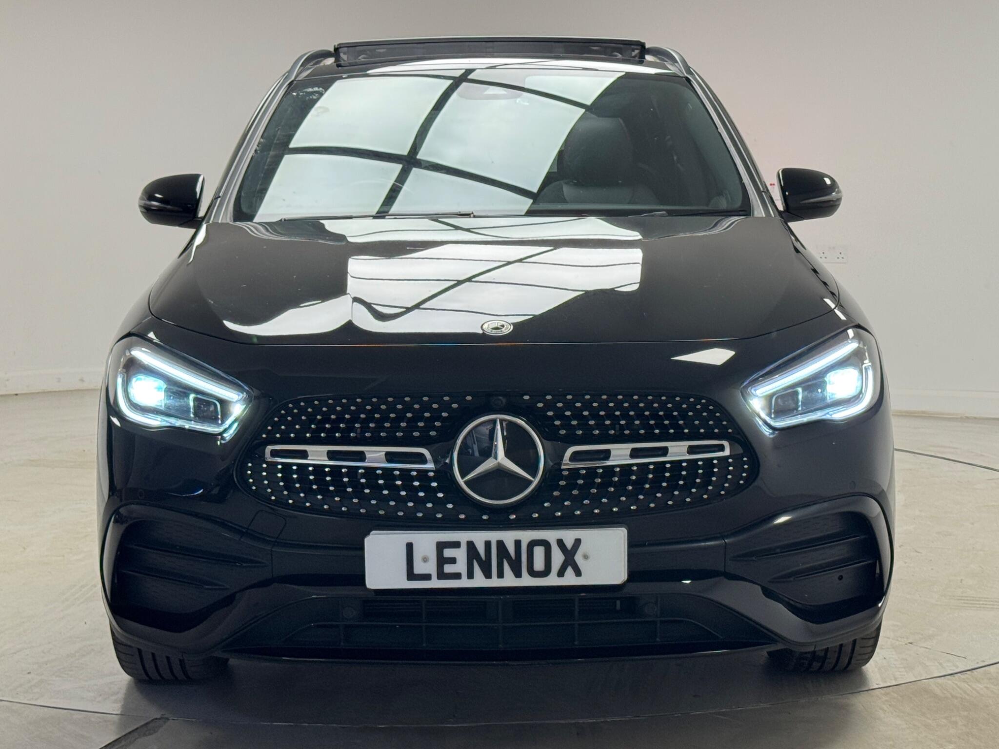 Mercedes-Benz Gla view 2