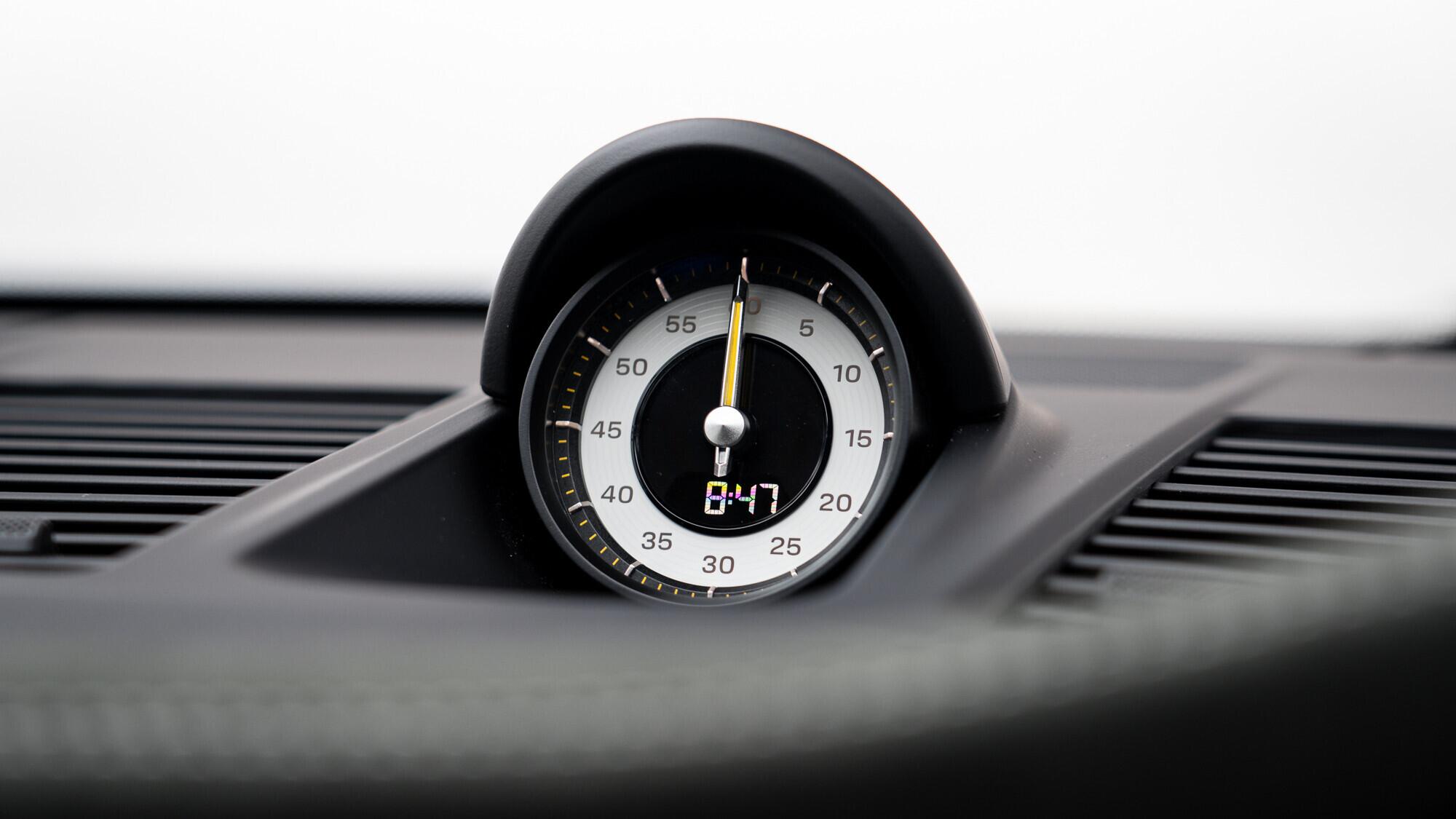 Porsche 911 view 45