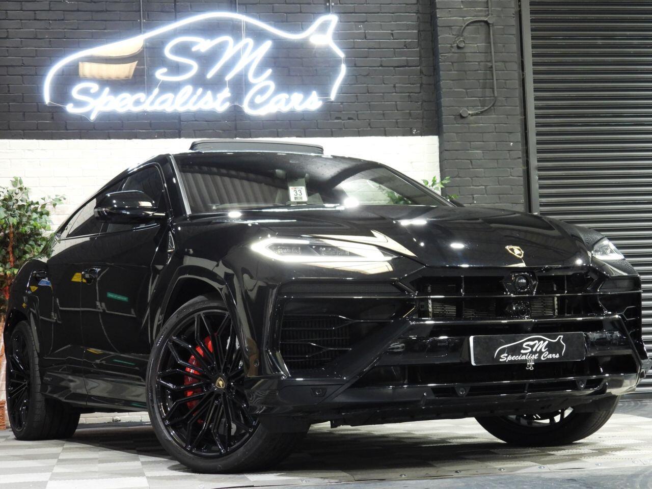 Lamborghini Urus view 87