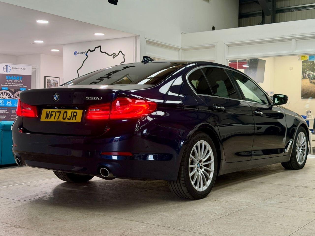 BMW 5 Series view 17