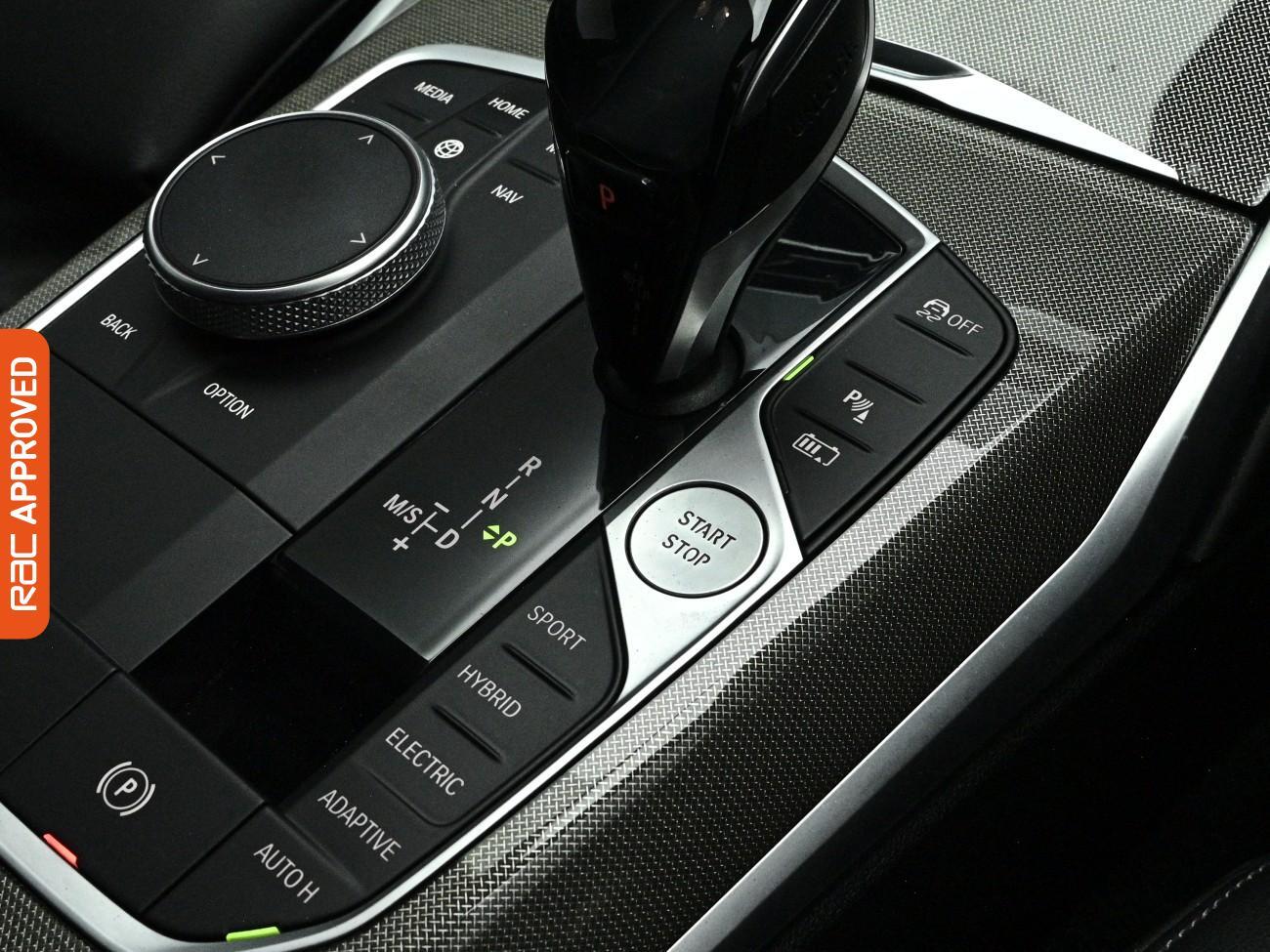 BMW 3 Series view 22