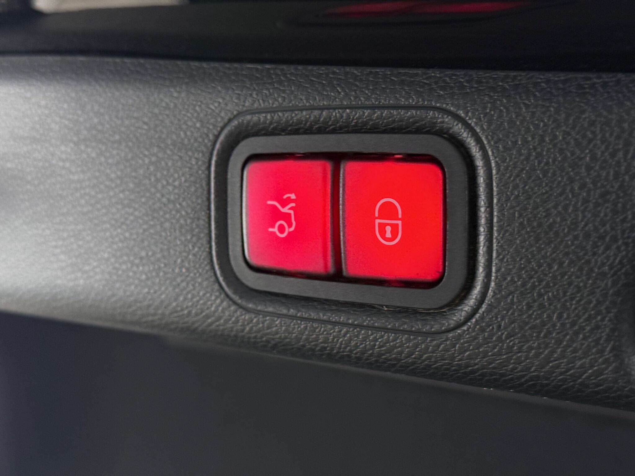 Mercedes-Benz E-Class view 10